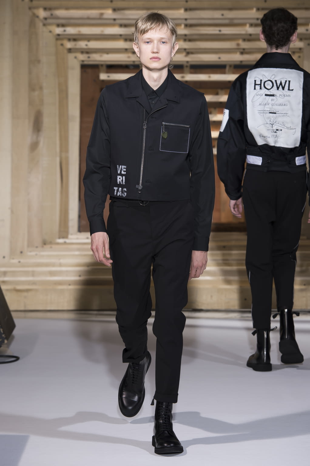 Fashion Week Paris Spring/Summer 2018 look 22 from the OAMC collection 男装
