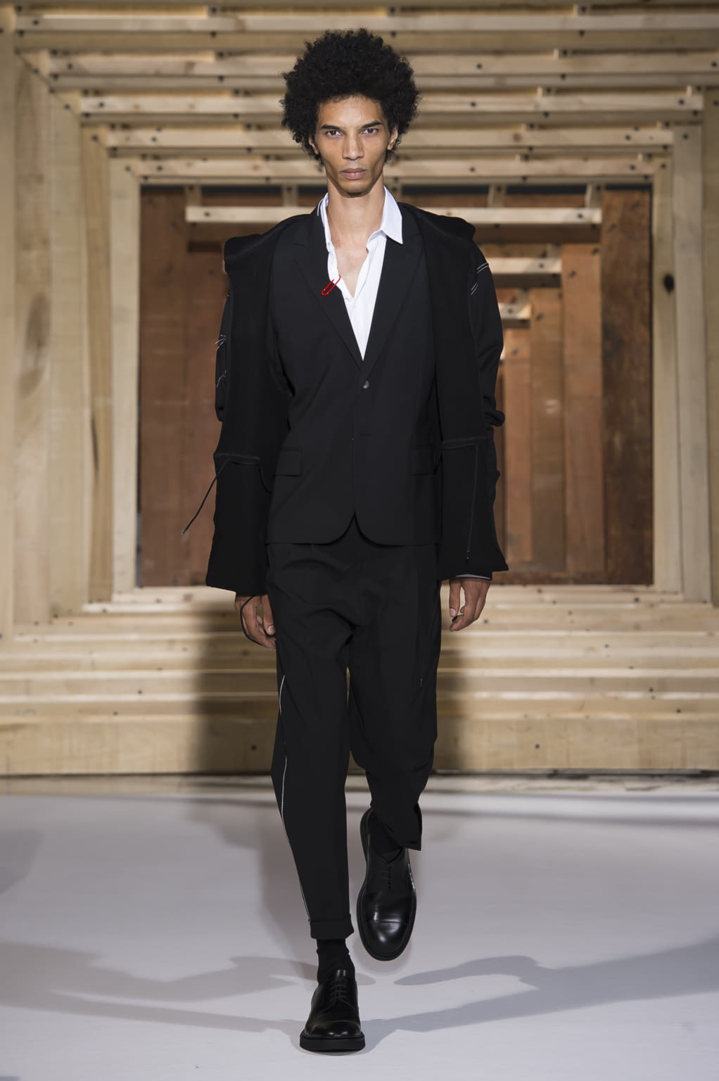 Fashion Week Paris Spring/Summer 2018 look 34 from the OAMC collection menswear