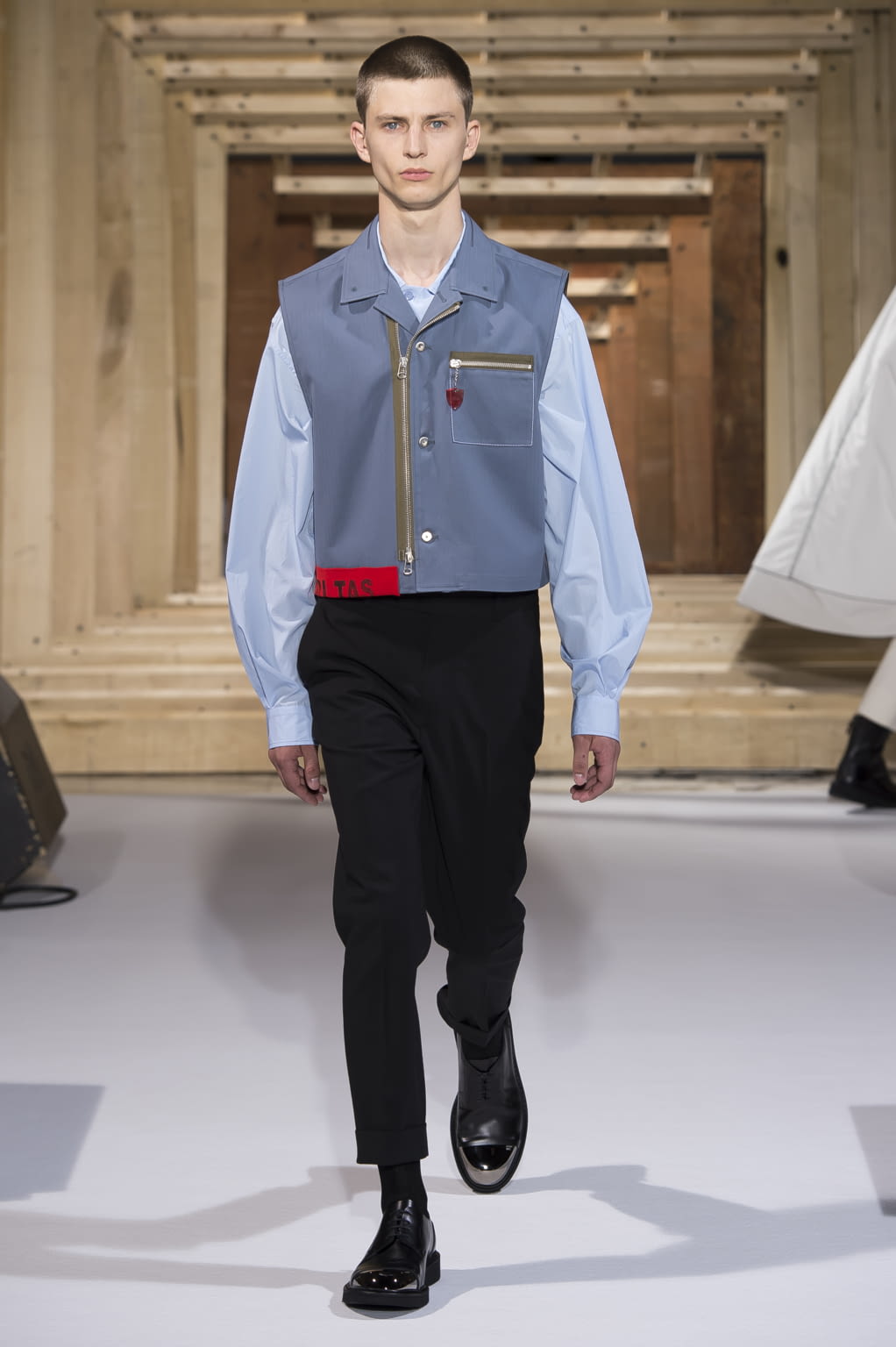 Fashion Week Paris Spring/Summer 2018 look 9 from the OAMC collection menswear