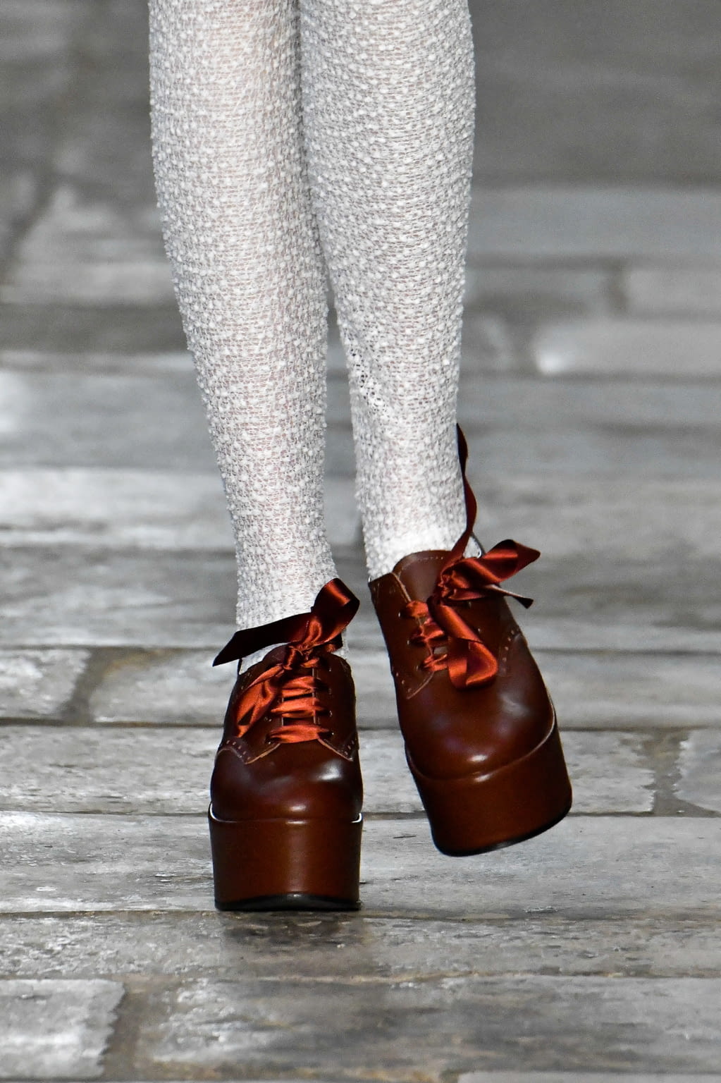 Fashion Week London Fall/Winter 2022 look 1 from the Paul & Joe collection womenswear accessories