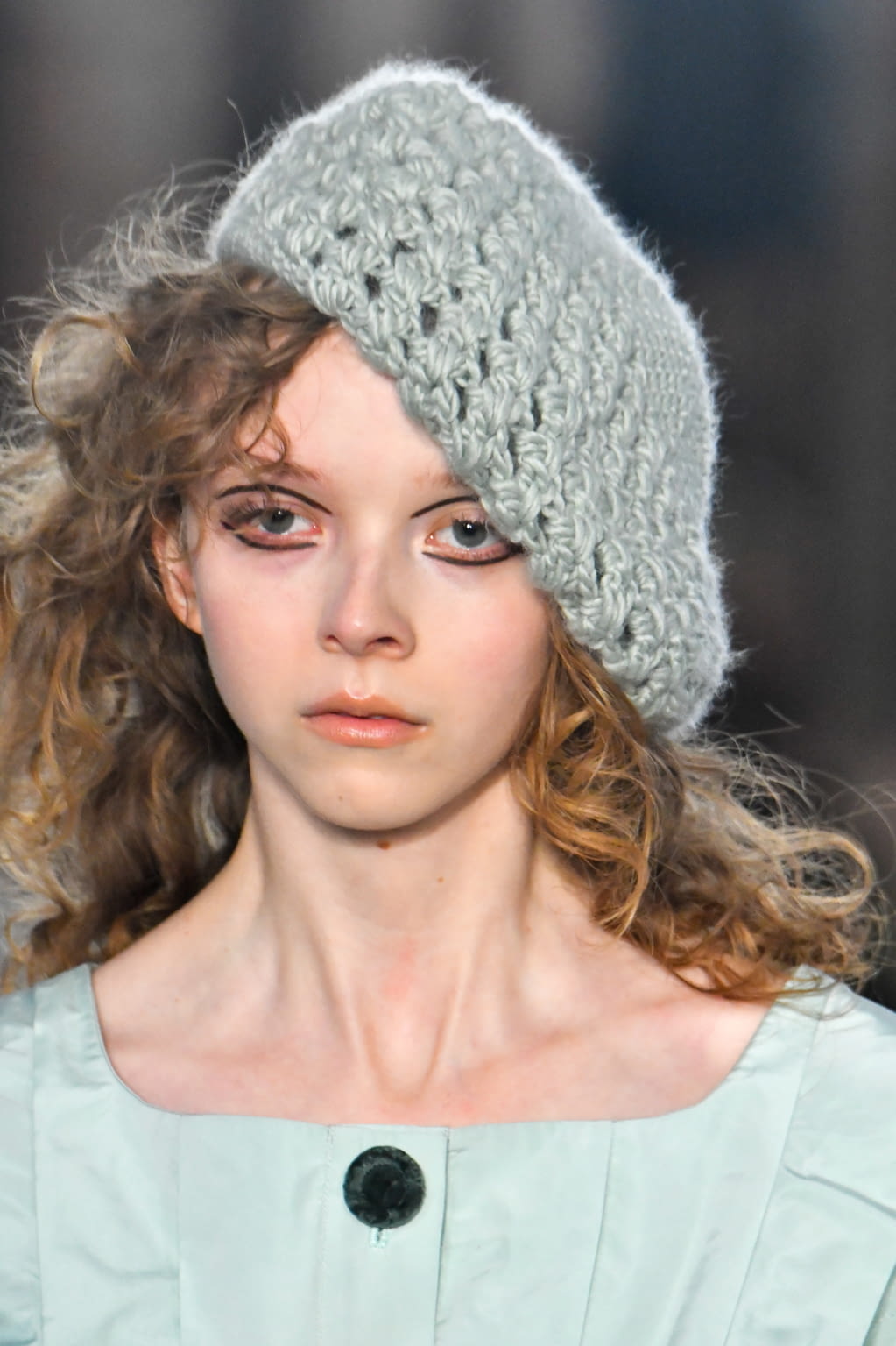 Fashion Week London Fall/Winter 2022 look 22 from the Paul & Joe collection womenswear accessories