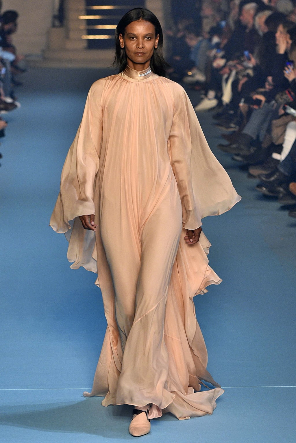 Fashion Week Paris Fall/Winter 2018 look 41 from the Off-White collection womenswear