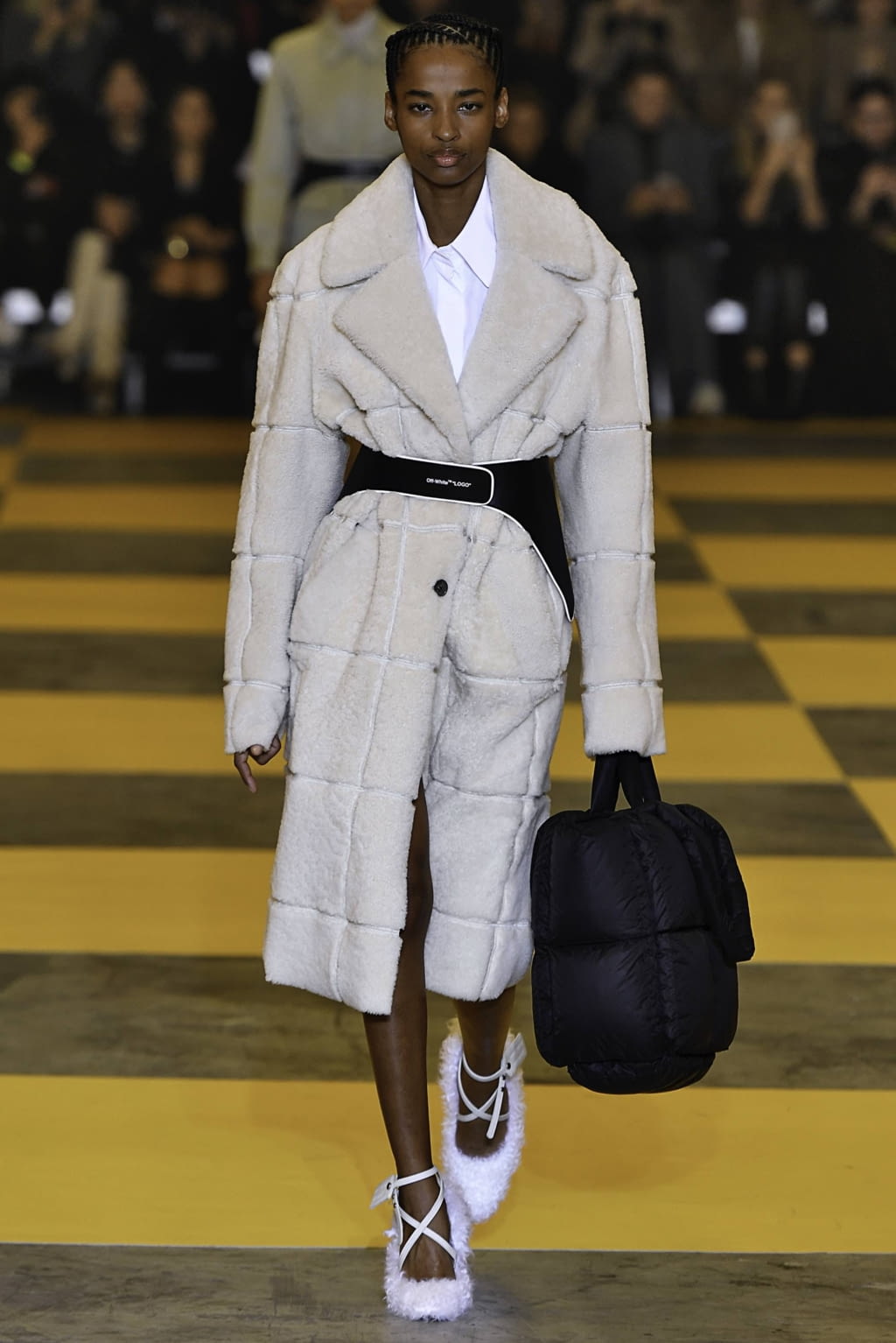 Fashion Week Paris Fall/Winter 2019 look 2 de la collection Off-White womenswear