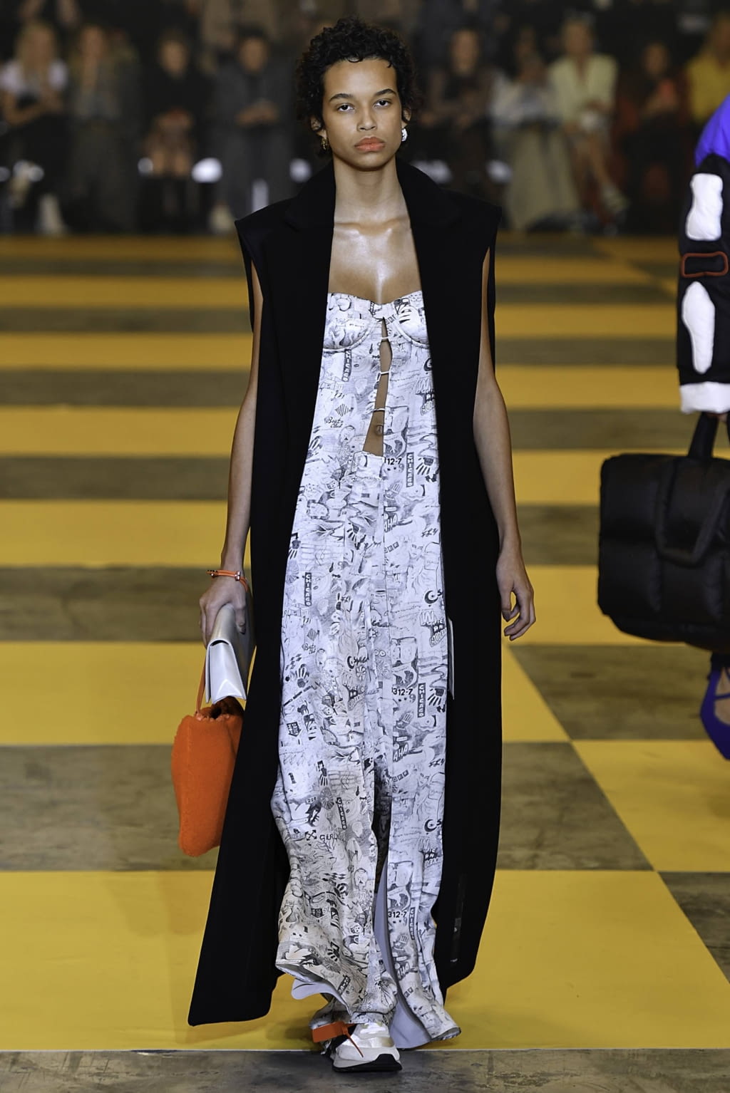 Fashion Week Paris Fall/Winter 2019 look 16 from the Off-White collection womenswear
