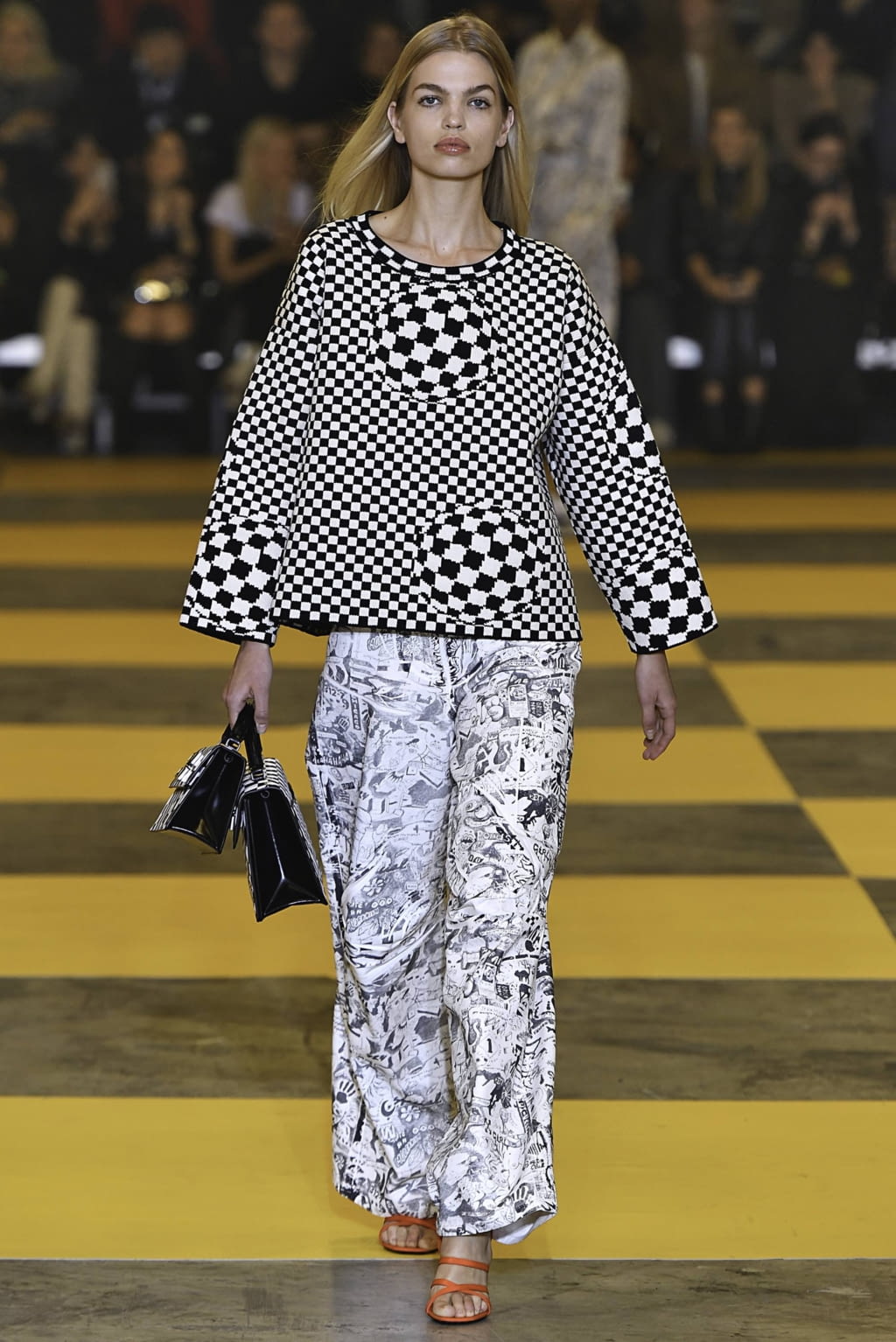 Fashion Week Paris Fall/Winter 2019 look 19 from the Off-White collection womenswear