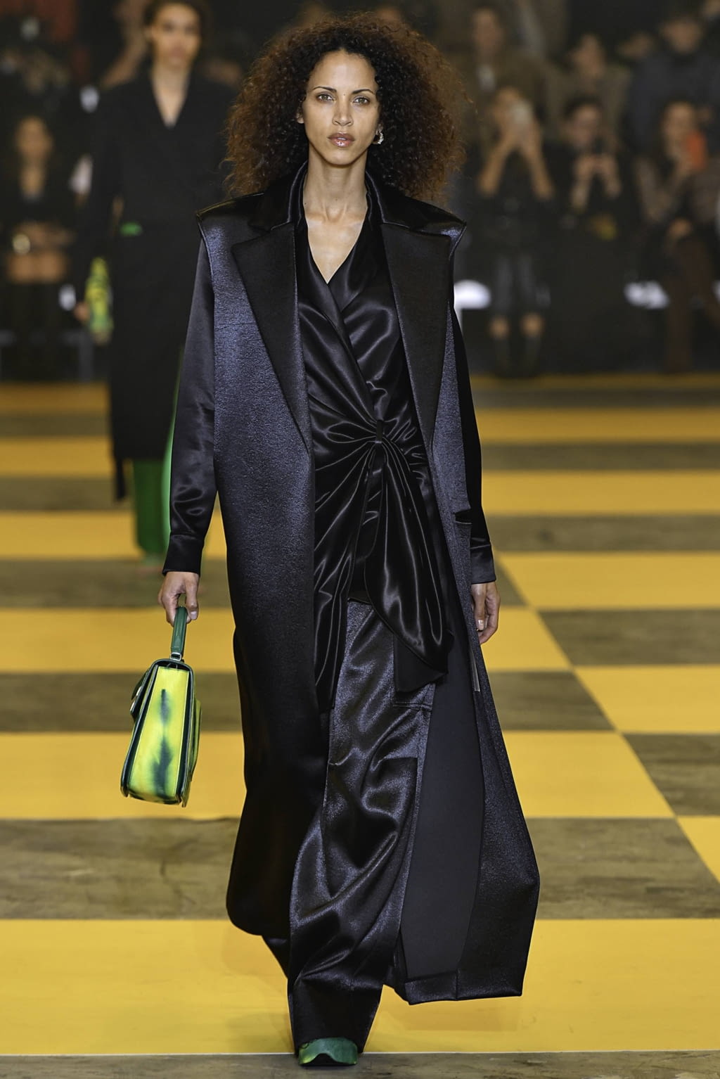 Fashion Week Paris Fall/Winter 2019 look 39 from the Off-White collection 女装