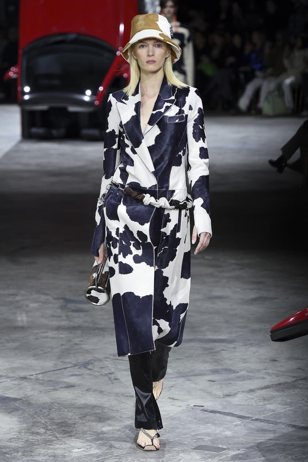 Fashion Week Paris Fall/Winter 2020 look 4 de la collection Off-White womenswear
