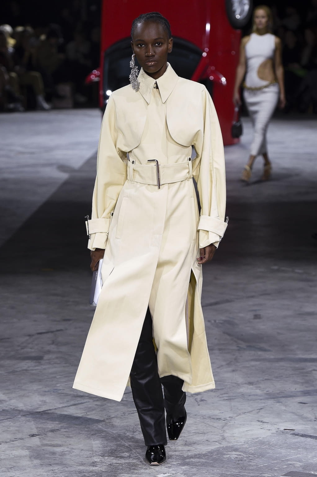 Fashion Week Paris Fall/Winter 2020 look 9 from the Off-White collection womenswear
