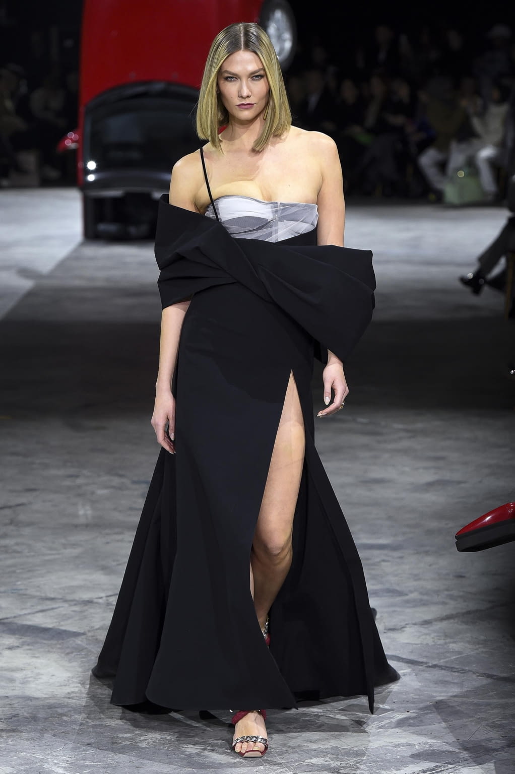 Fashion Week Paris Fall/Winter 2020 look 16 de la collection Off-White womenswear