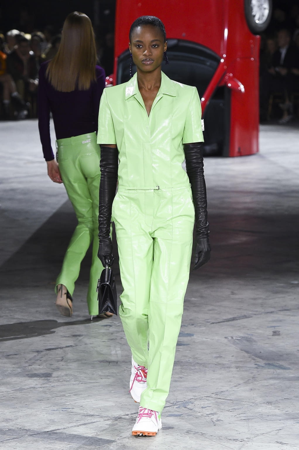 Fashion Week Paris Fall/Winter 2020 look 32 from the Off-White collection 女装