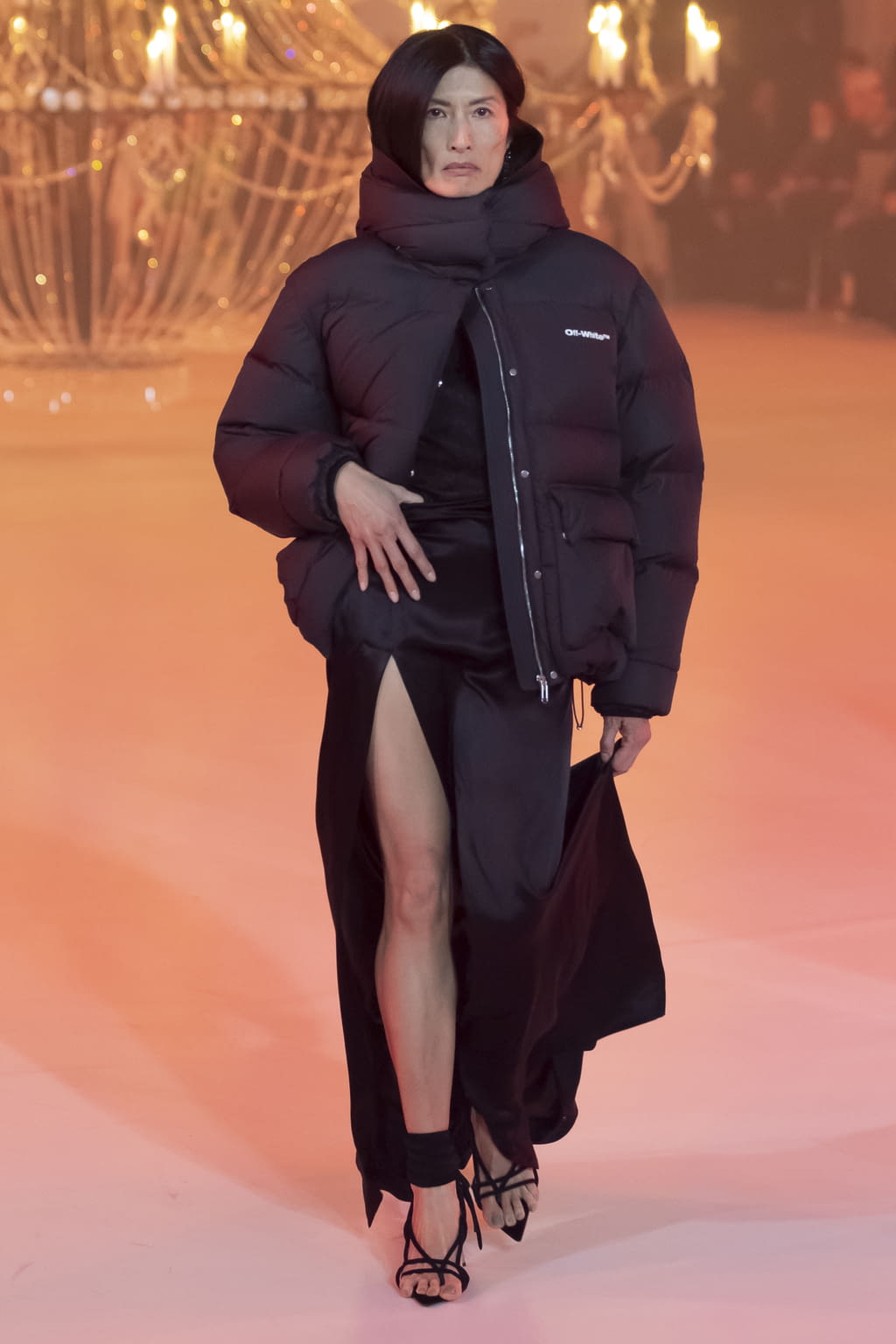Fashion Week Paris Fall/Winter 2022 look 11 from the Off-White collection womenswear