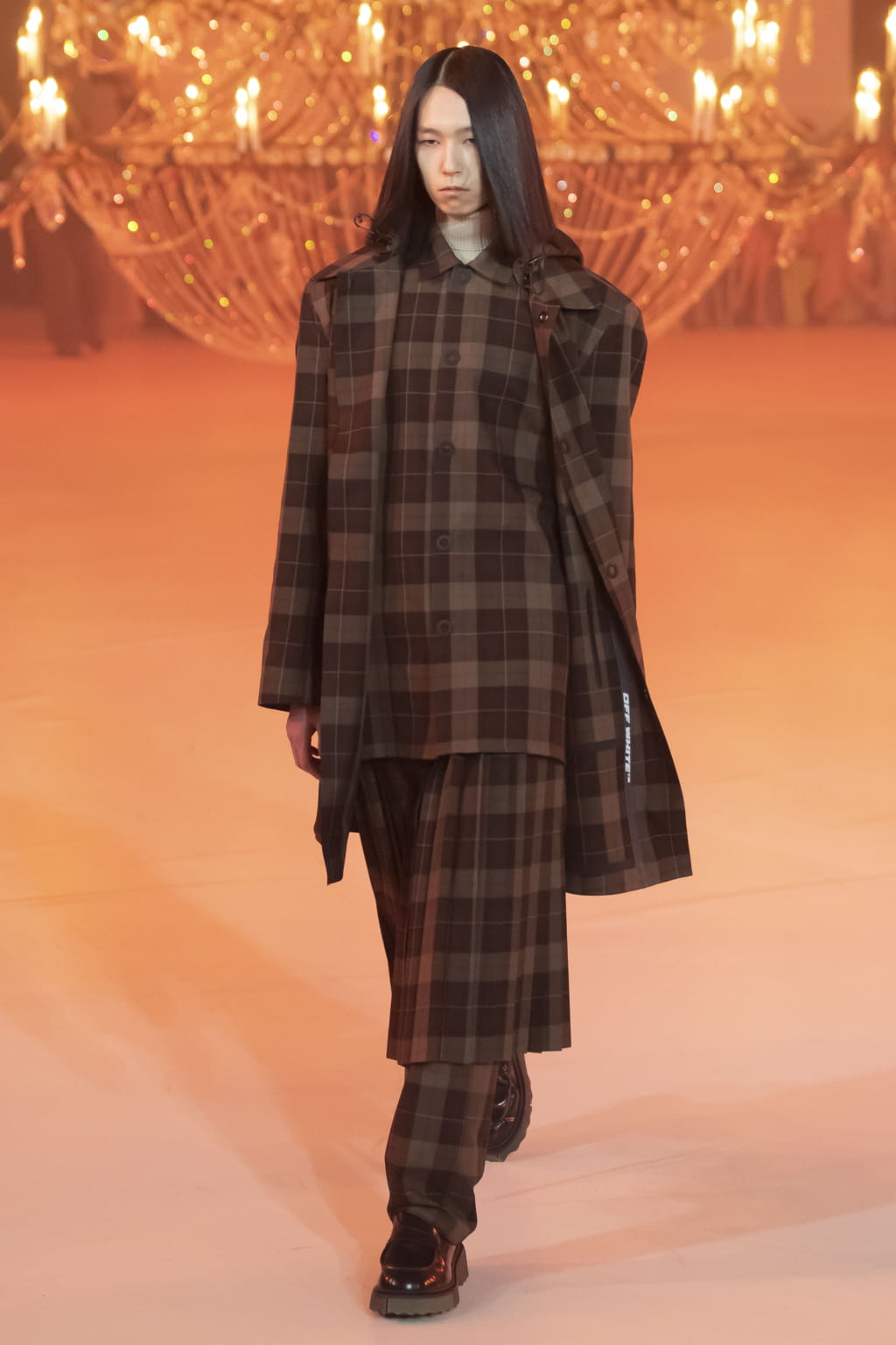 Fashion Week Paris Fall/Winter 2022 look 14 from the Off-White collection 女装
