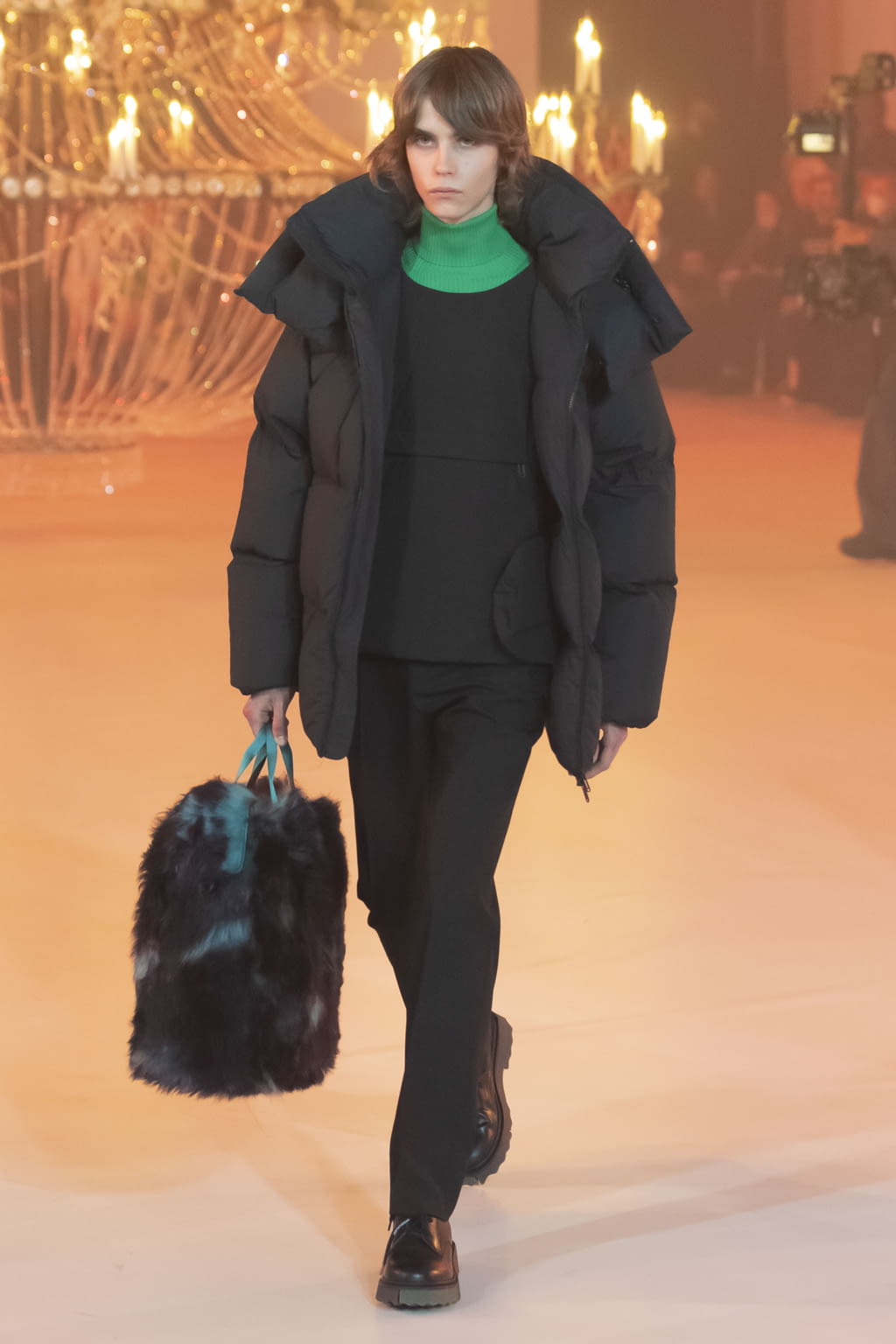 Fashion Week Paris Fall/Winter 2022 look 19 from the Off-White collection womenswear