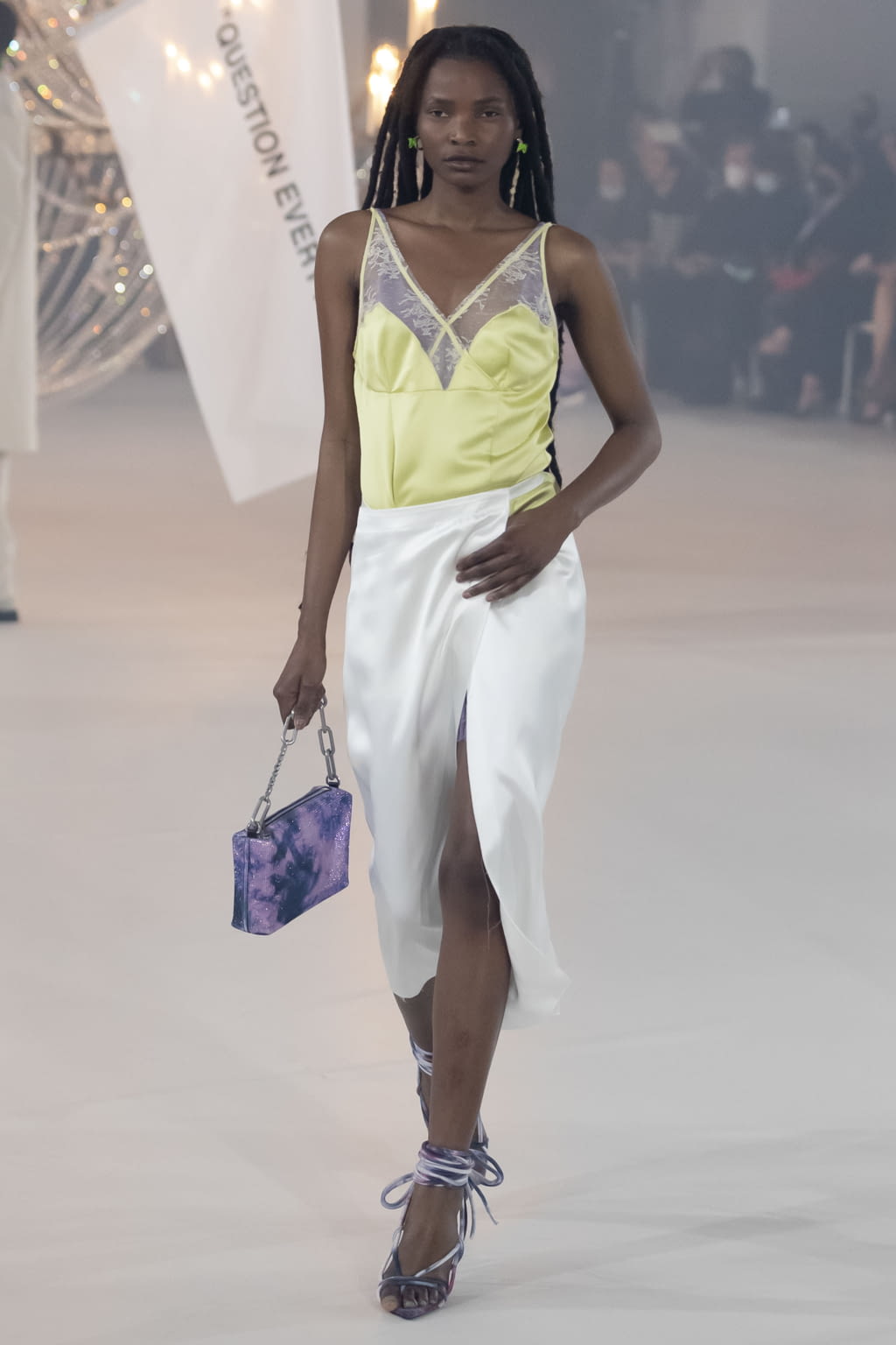 Fashion Week Paris Fall/Winter 2022 look 23 de la collection Off-White womenswear