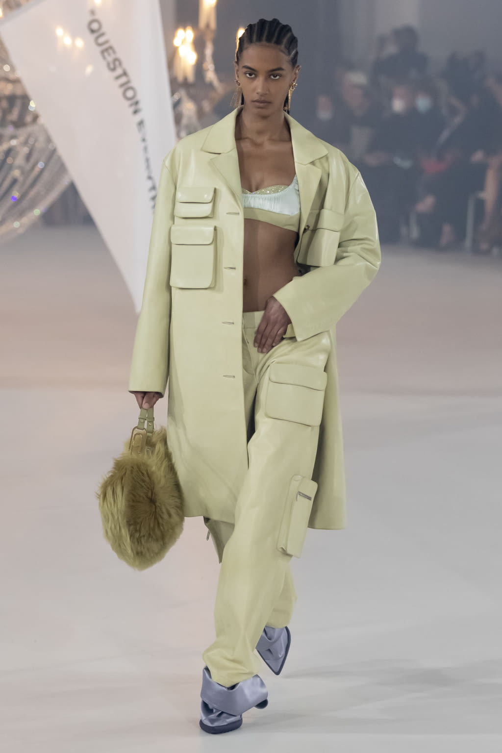 Fashion Week Paris Fall/Winter 2022 look 24 from the Off-White collection womenswear