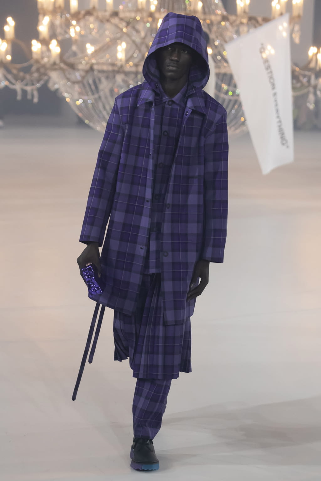 Fashion Week Paris Fall/Winter 2022 look 41 from the Off-White collection womenswear