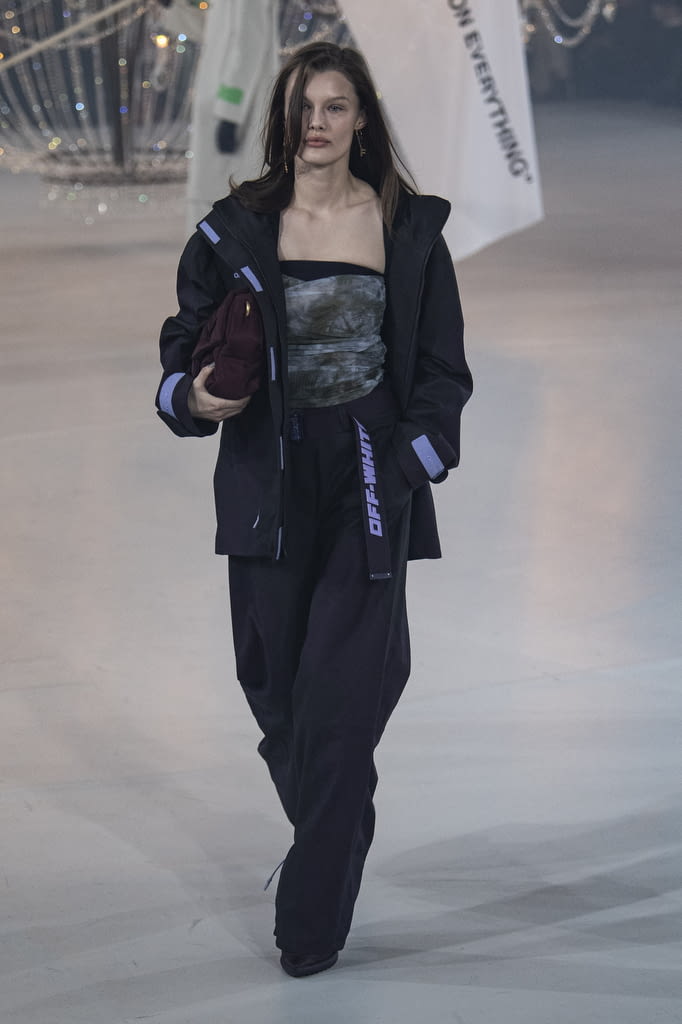 Fashion Week Paris Fall/Winter 2022 look 45 from the Off-White collection 女装