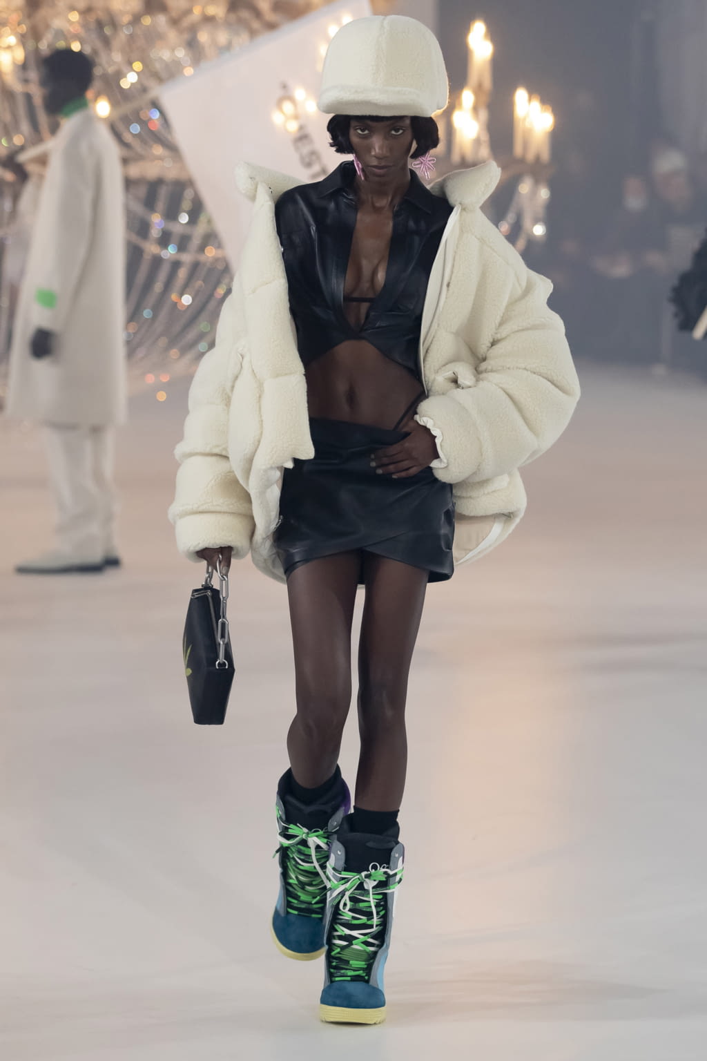 Fashion Week Paris Fall/Winter 2022 look 52 from the Off-White collection womenswear