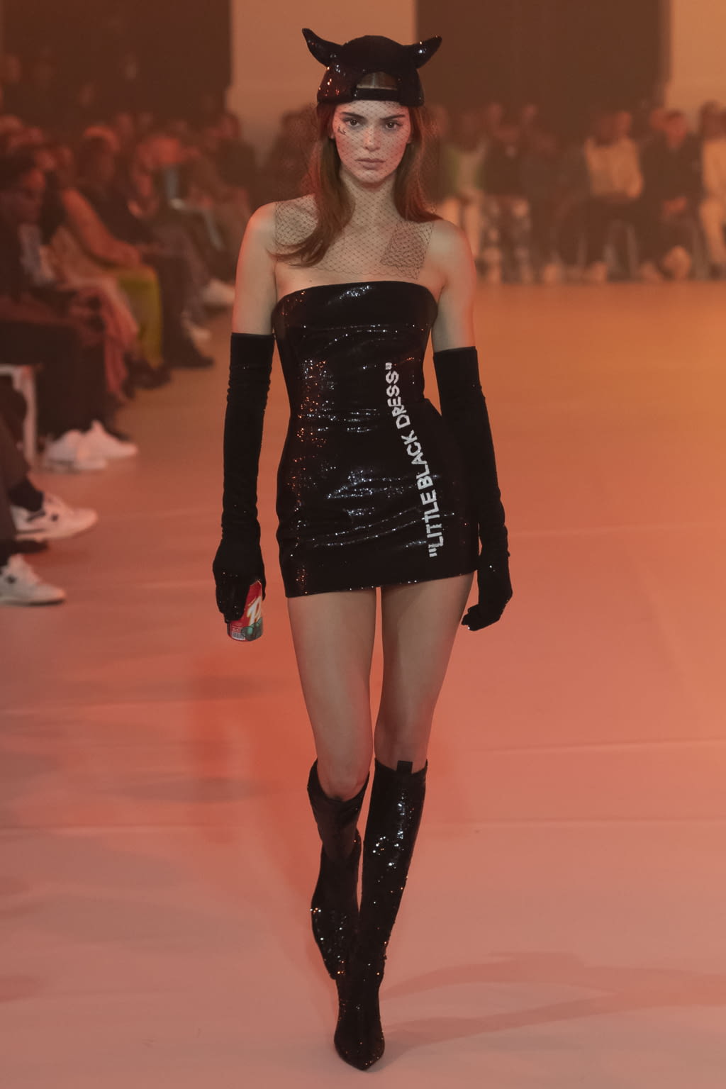 Fashion Week Paris Fall/Winter 2022 look 67 from the Off-White collection 女装