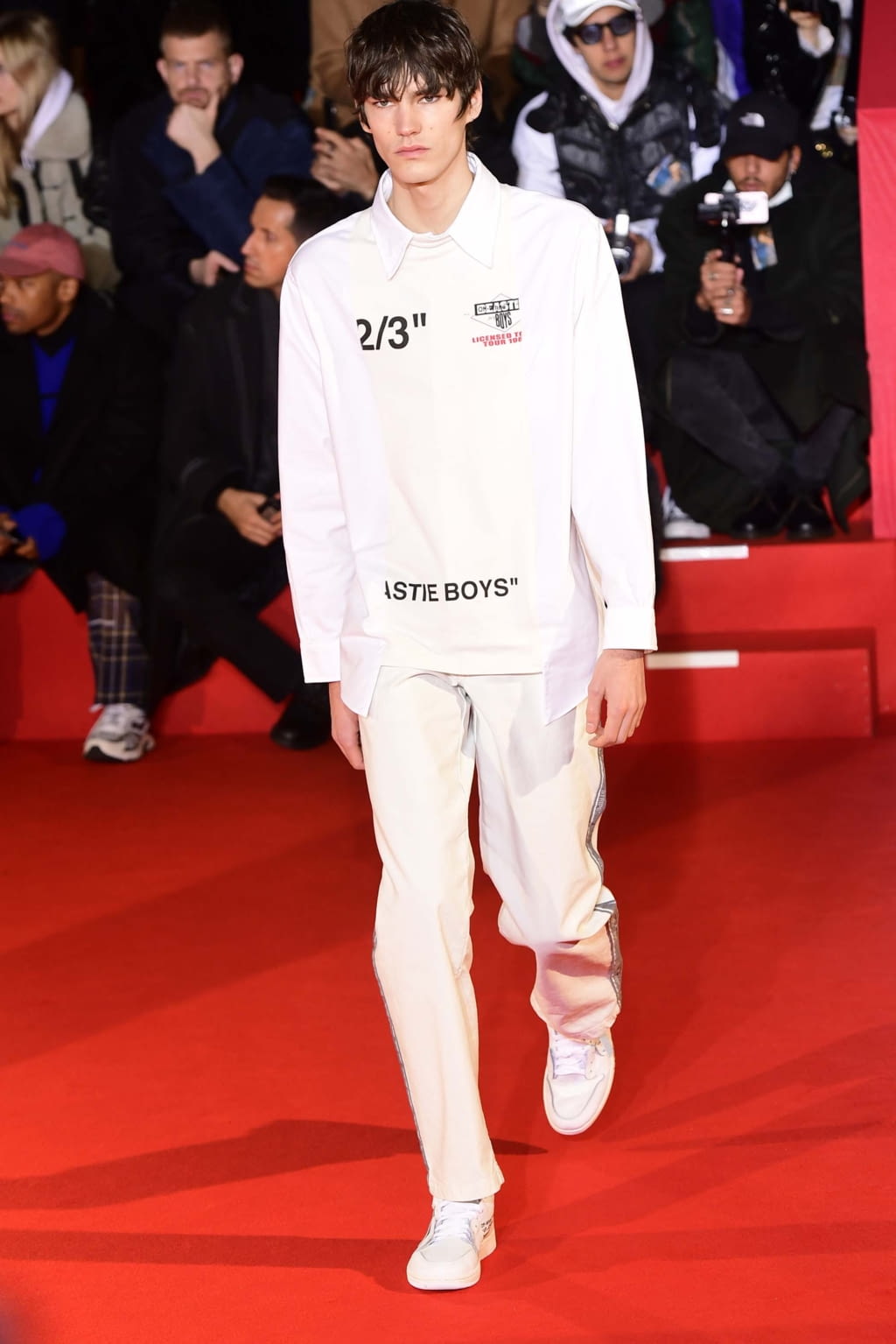 Fashion Week Paris Fall/Winter 2018 look 15 from the Off-White collection menswear