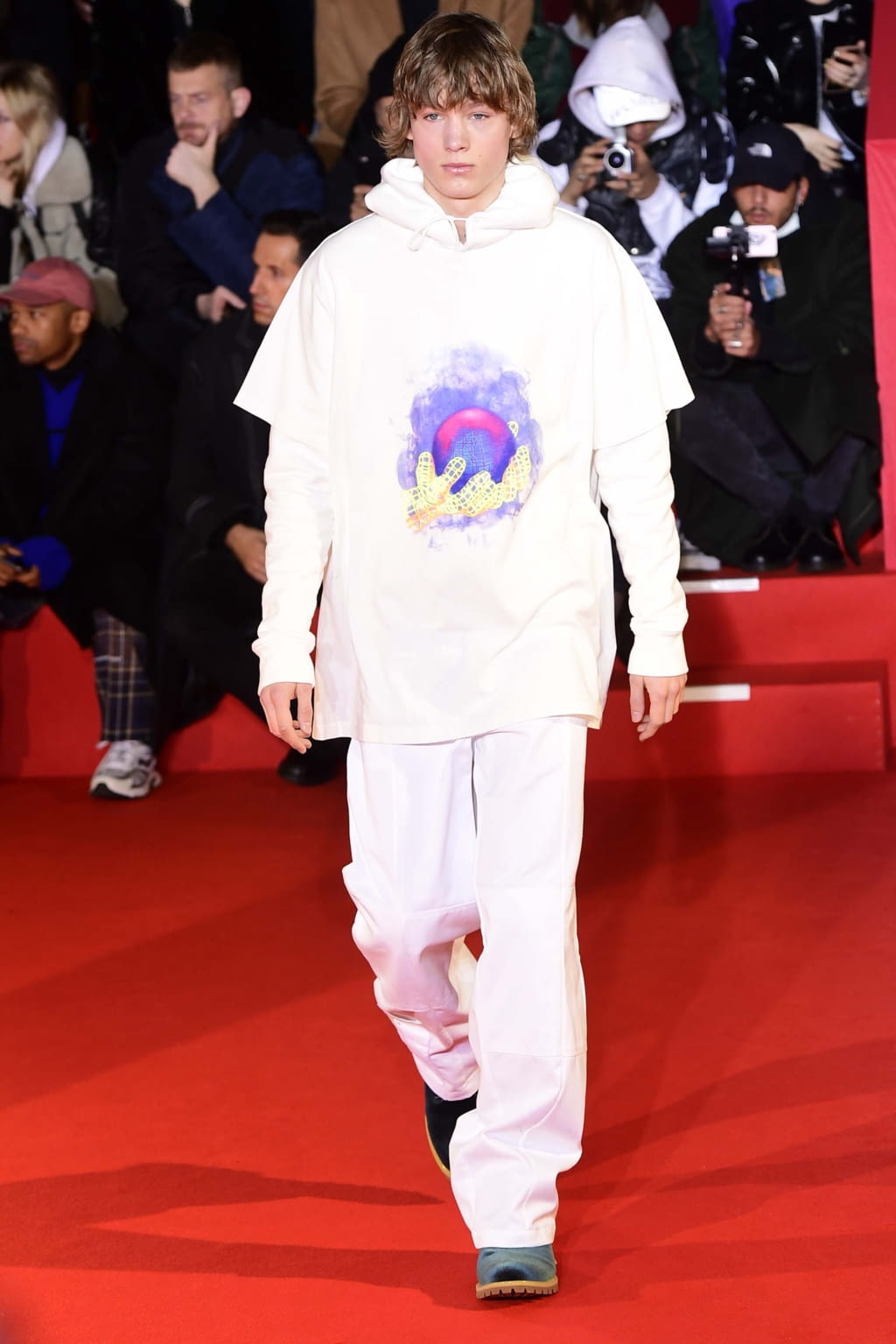Fashion Week Paris Fall/Winter 2018 look 16 from the Off-White collection 男装
