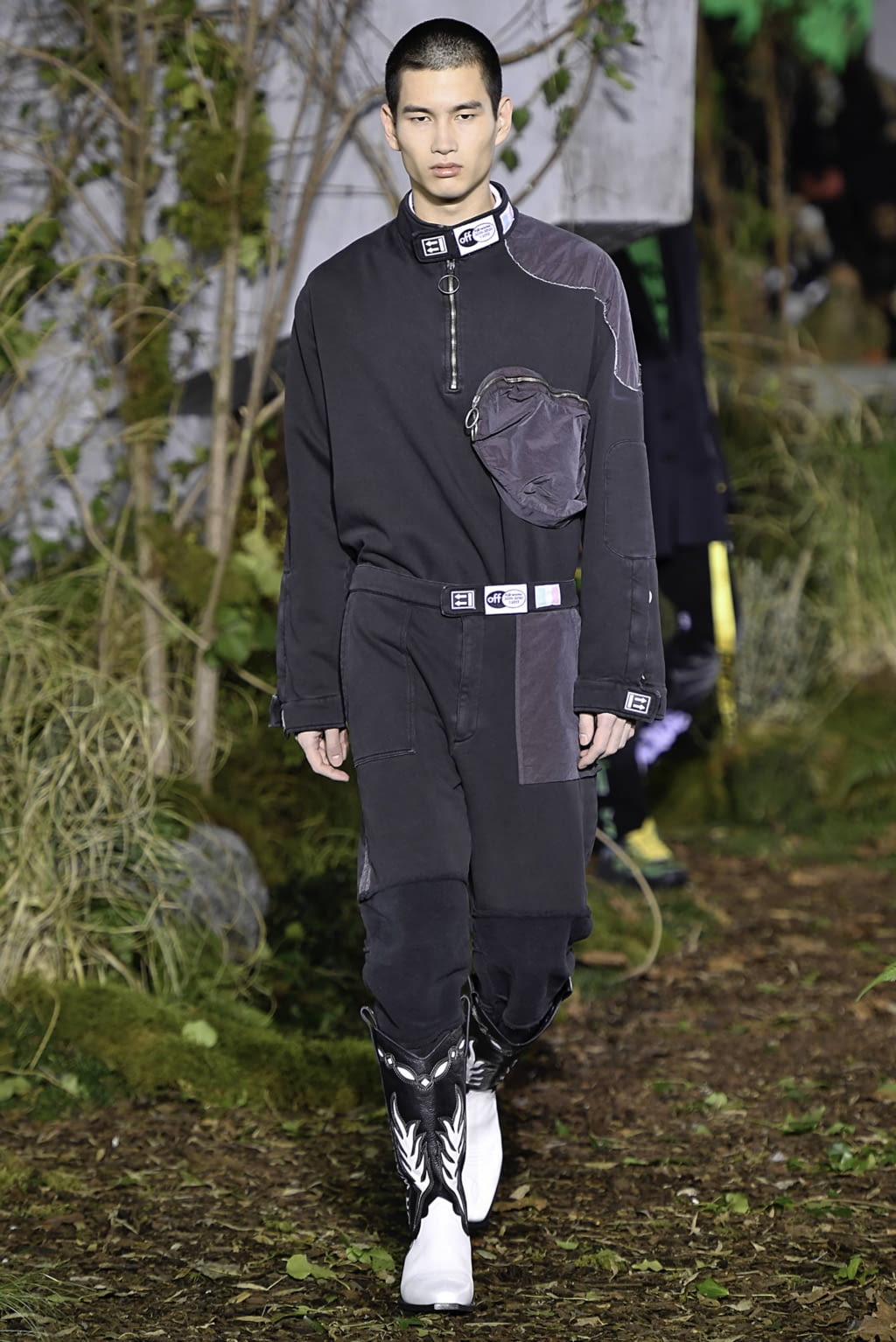 Fashion Week Paris Fall/Winter 2019 look 8 from the Off-White collection menswear