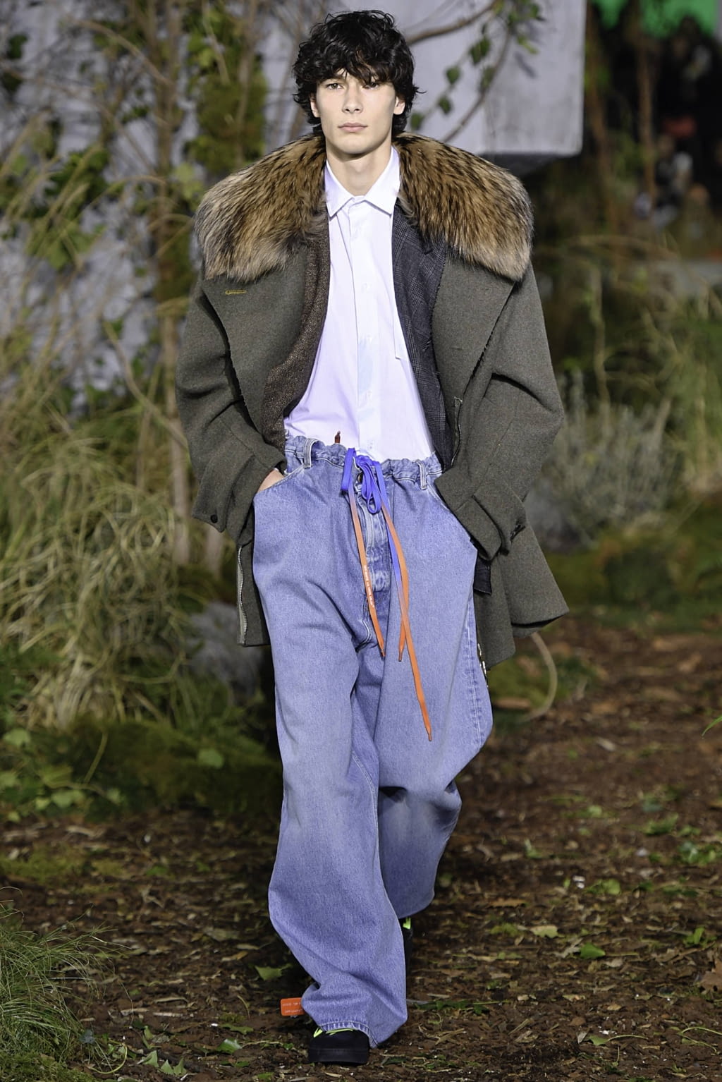 Fashion Week Paris Fall/Winter 2019 look 25 from the Off-White collection 男装