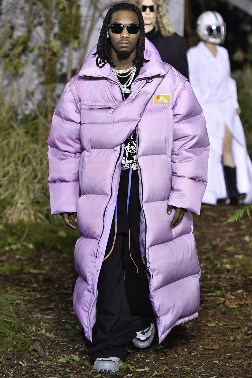 Fashion Week Paris Fall/Winter 2019 look 32 from the Off-White collection 男装