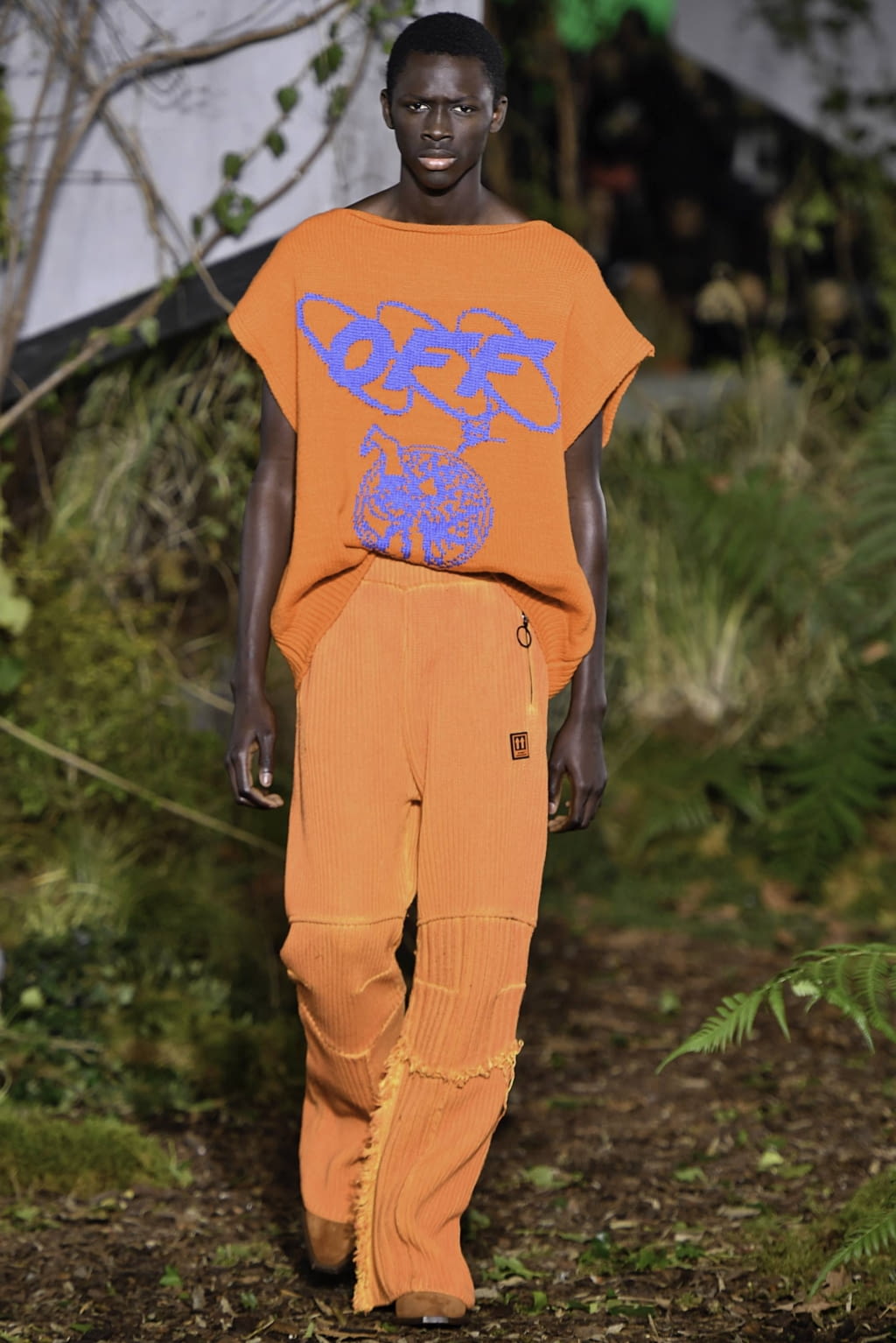 Fashion Week Paris Fall/Winter 2019 look 42 from the Off-White collection 男装