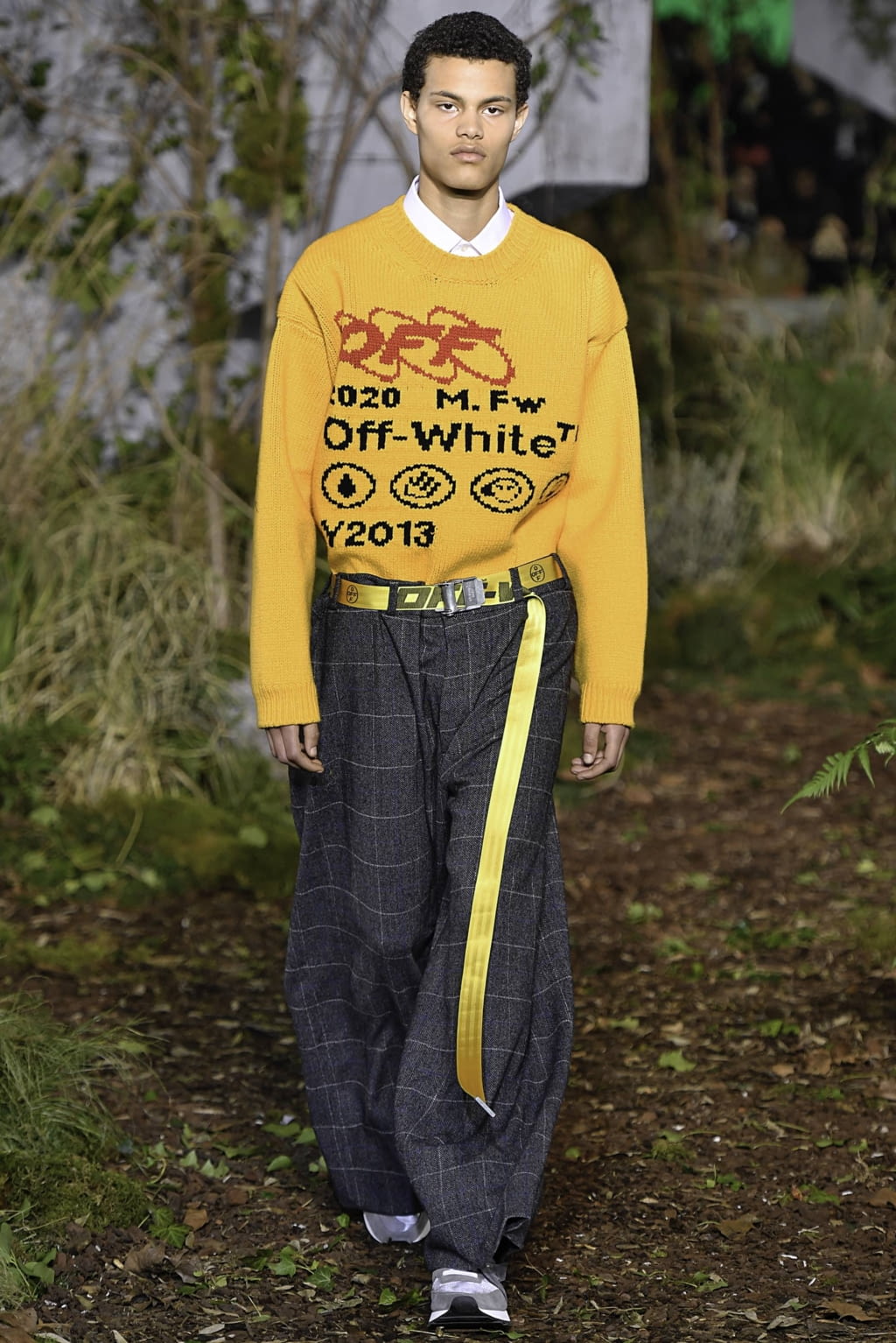 Fashion Week Paris Fall/Winter 2019 look 43 from the Off-White collection 男装