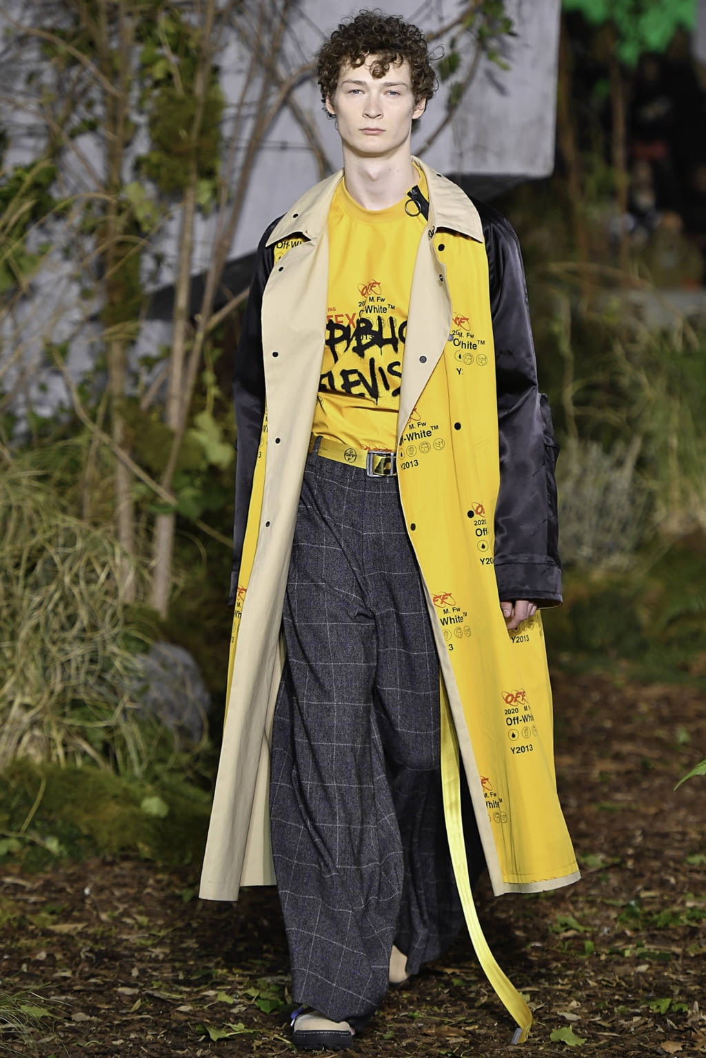 Fashion Week Paris Fall/Winter 2019 look 45 from the Off-White collection 男装