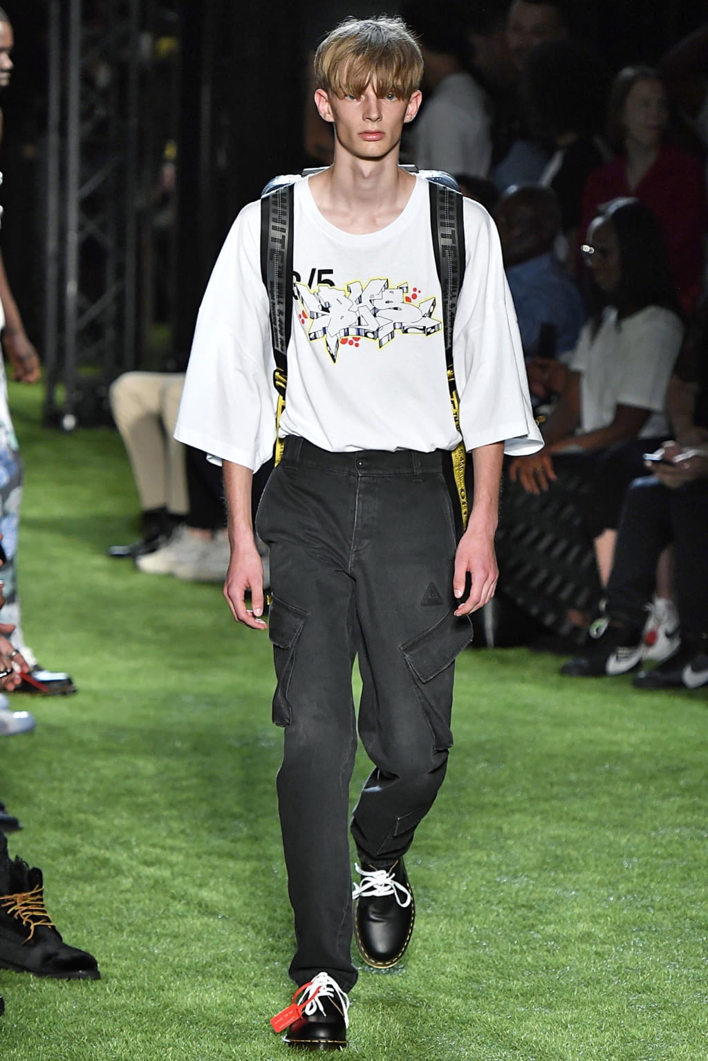 Fashion Week Paris Spring/Summer 2019 look 12 from the Off-White collection menswear