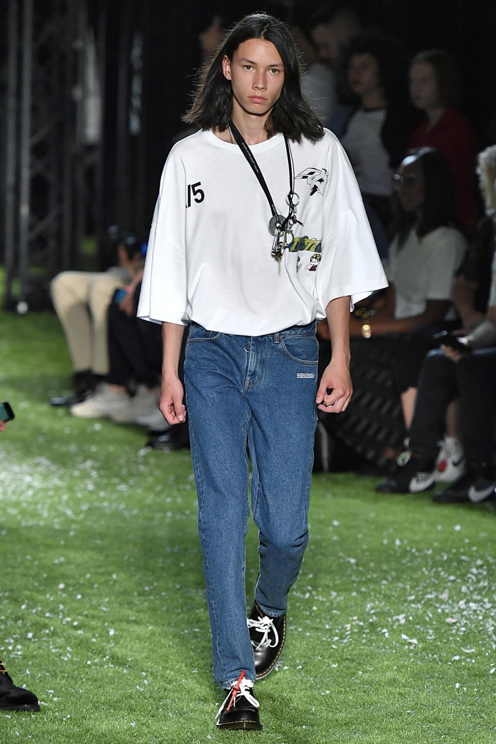 Fashion Week Paris Spring/Summer 2019 look 21 from the Off-White collection menswear