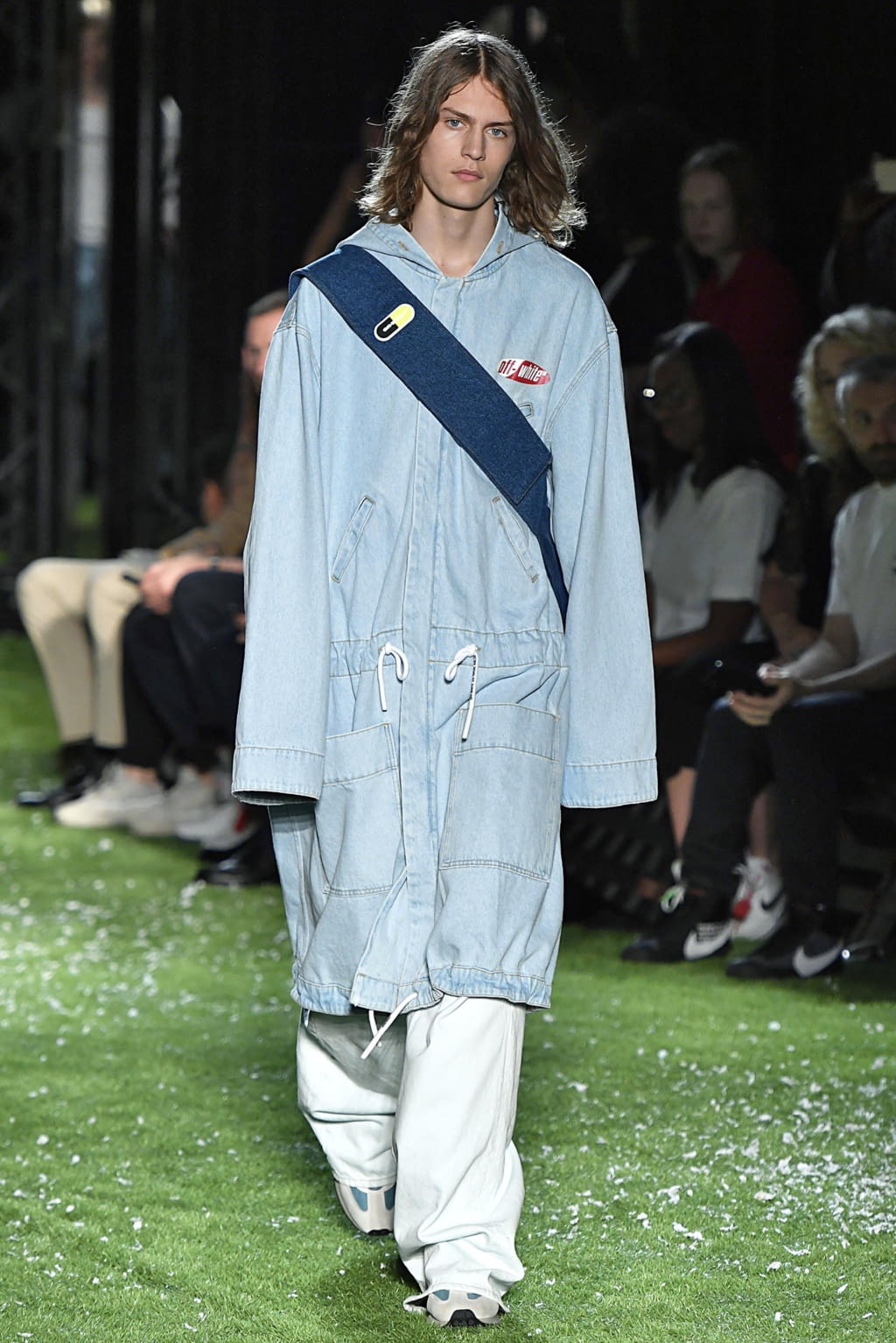 Fashion Week Paris Spring/Summer 2019 look 22 from the Off-White collection menswear