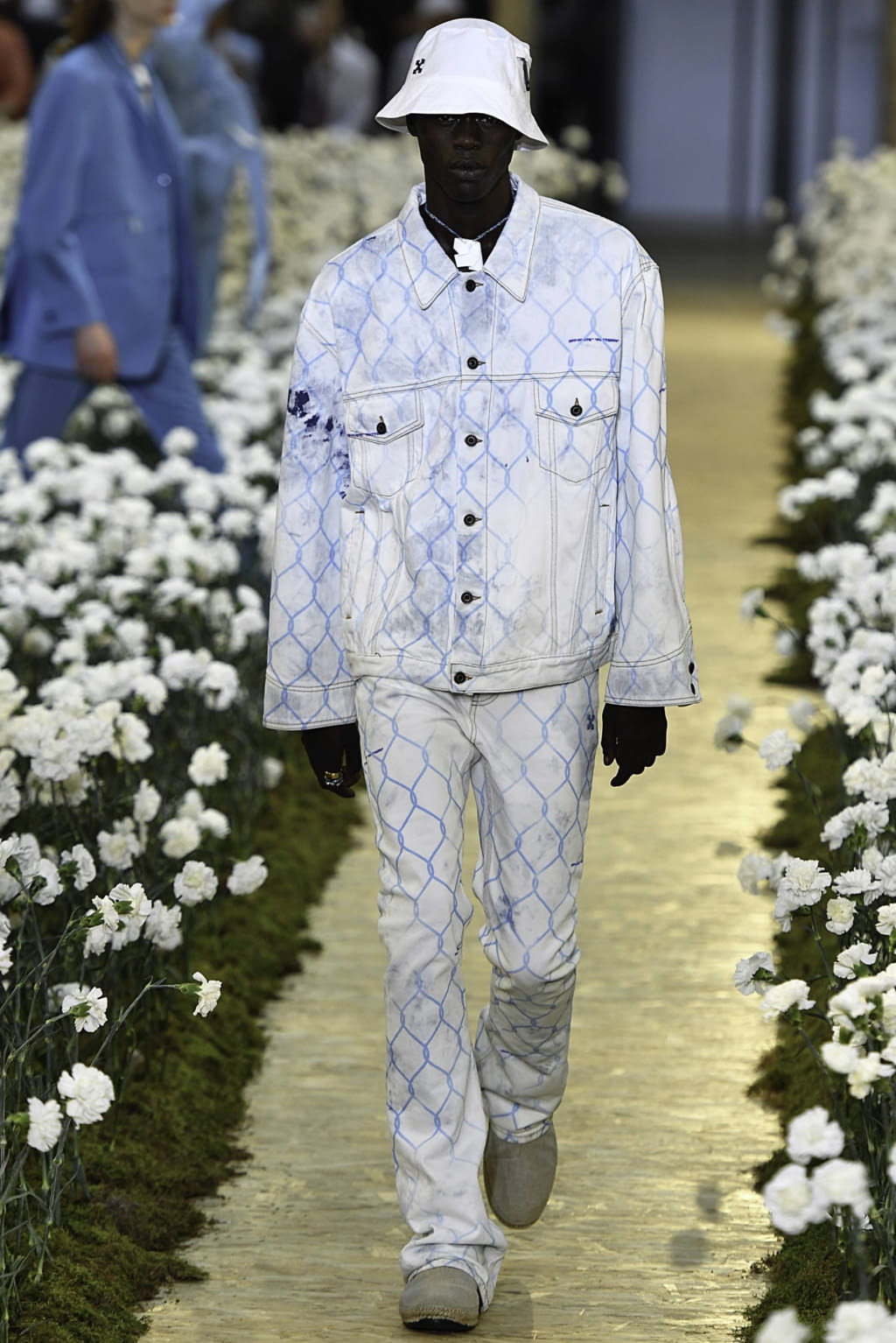 Fashion Week Paris Spring/Summer 2020 look 22 from the Off-White collection menswear