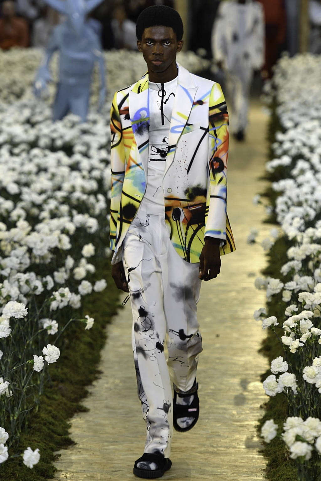 Fashion Week Paris Spring/Summer 2020 look 39 from the Off-White collection 男装