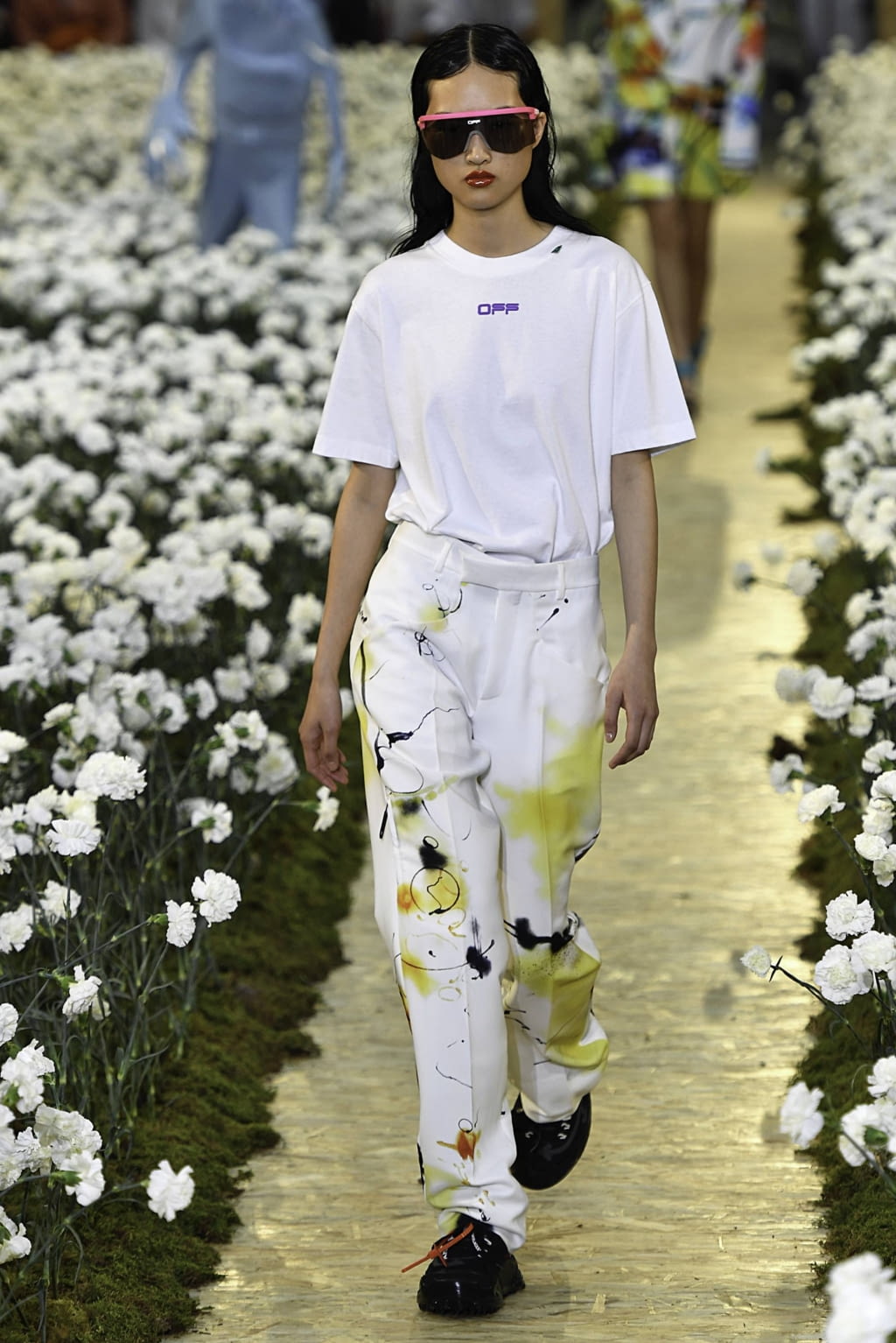 Fashion Week Paris Spring/Summer 2020 look 46 from the Off-White collection 男装