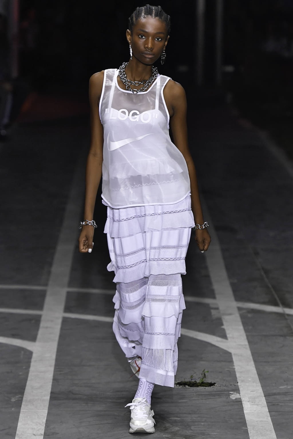 Fashion Week Paris Spring/Summer 2019 look 4 from the Off-White collection 女装