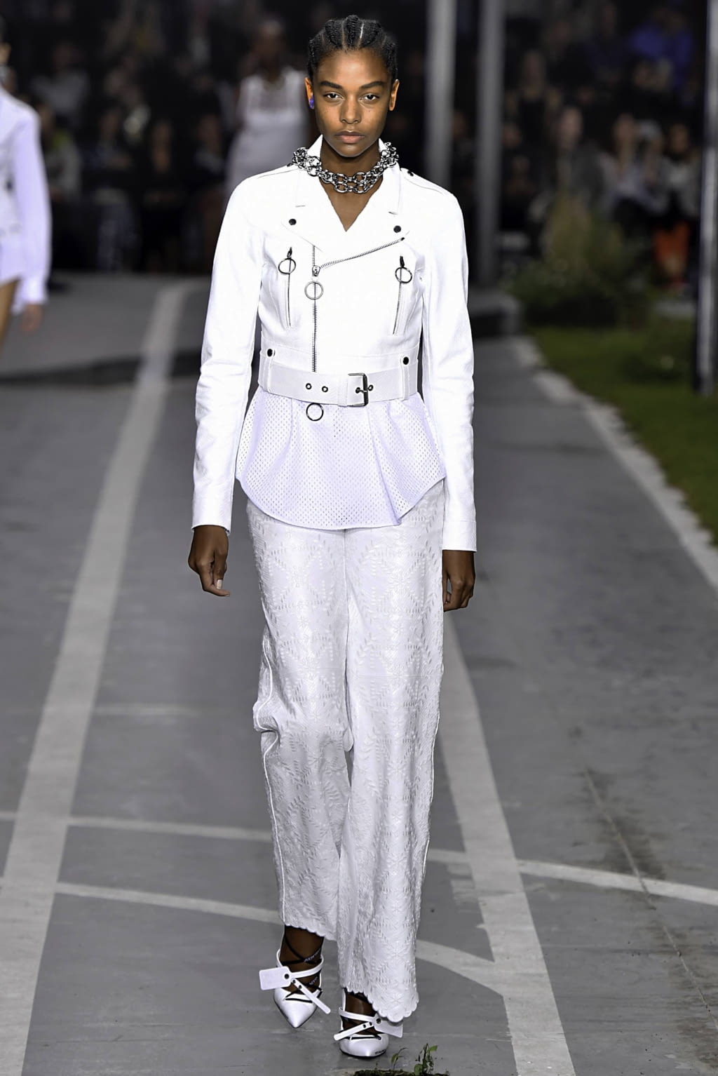 Fashion Week Paris Spring/Summer 2019 look 8 from the Off-White collection womenswear