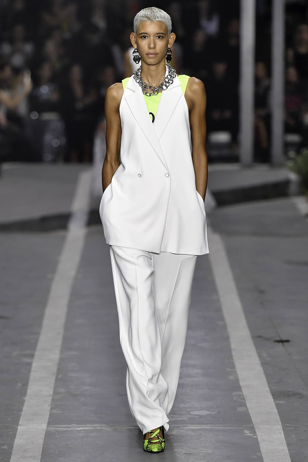 Fashion Week Paris Spring/Summer 2019 look 14 from the Off-White collection 女装