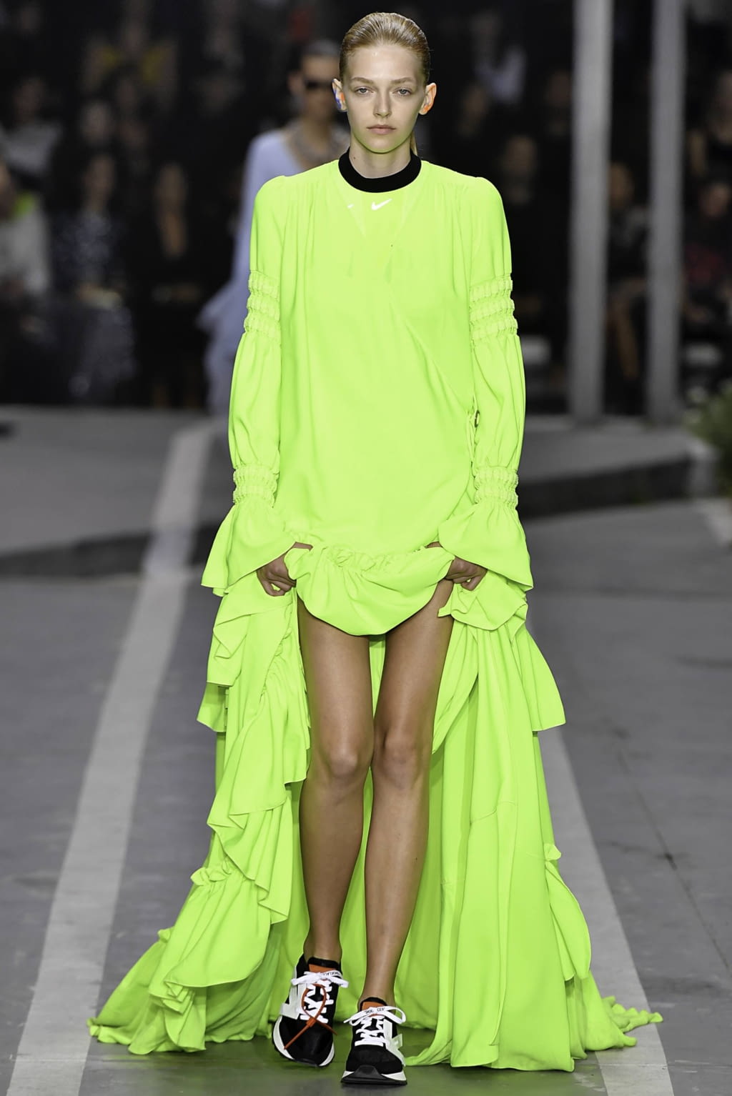 Fashion Week Paris Spring/Summer 2019 look 23 from the Off-White collection womenswear
