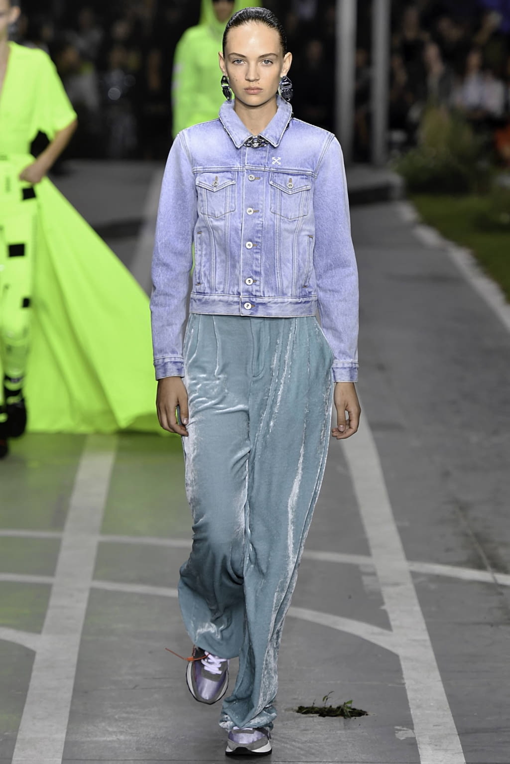 Fashion Week Paris Spring/Summer 2019 look 27 from the Off-White collection 女装