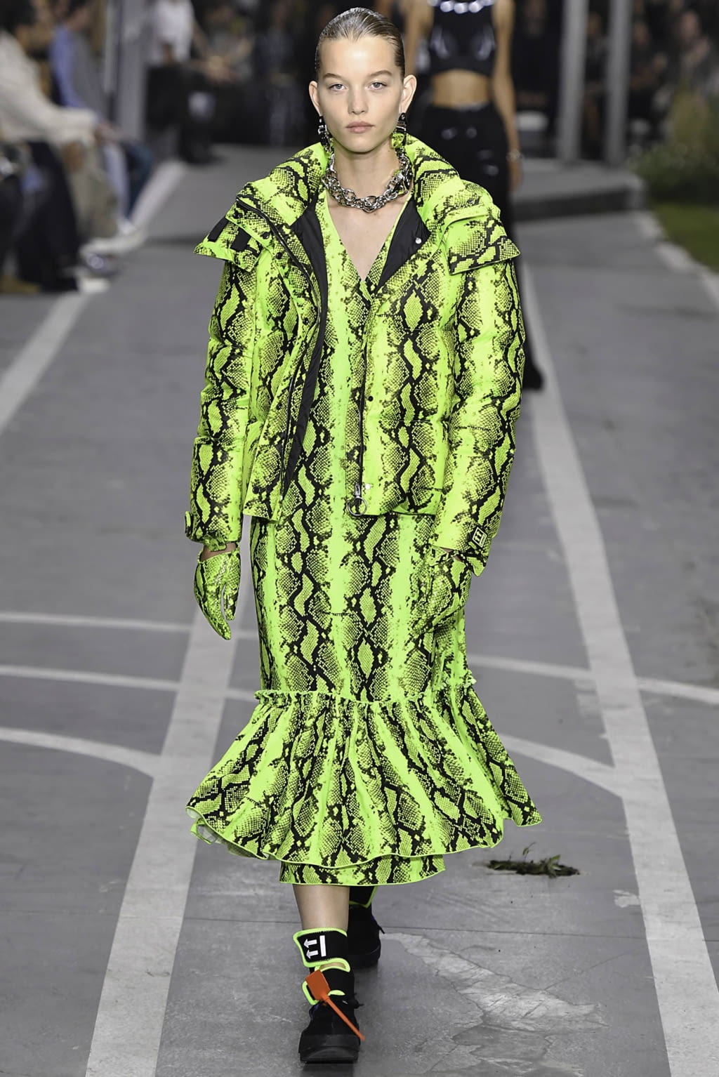 Fashion Week Paris Spring/Summer 2019 look 39 from the Off-White collection womenswear