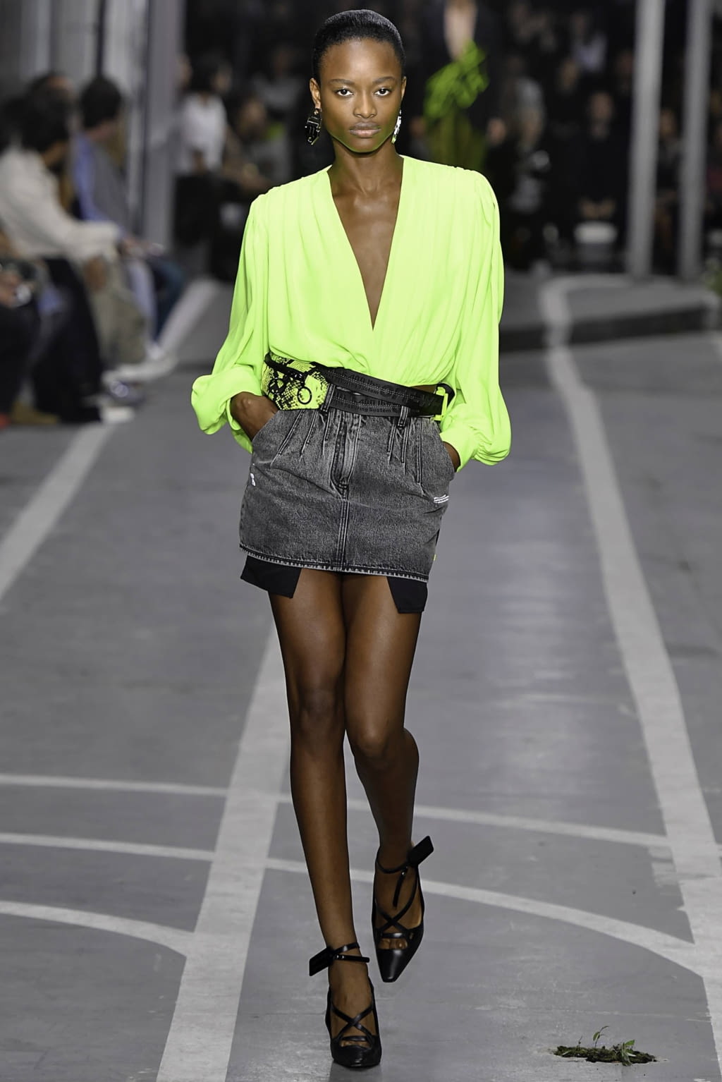 Fashion Week Paris Spring/Summer 2019 look 41 from the Off-White collection womenswear