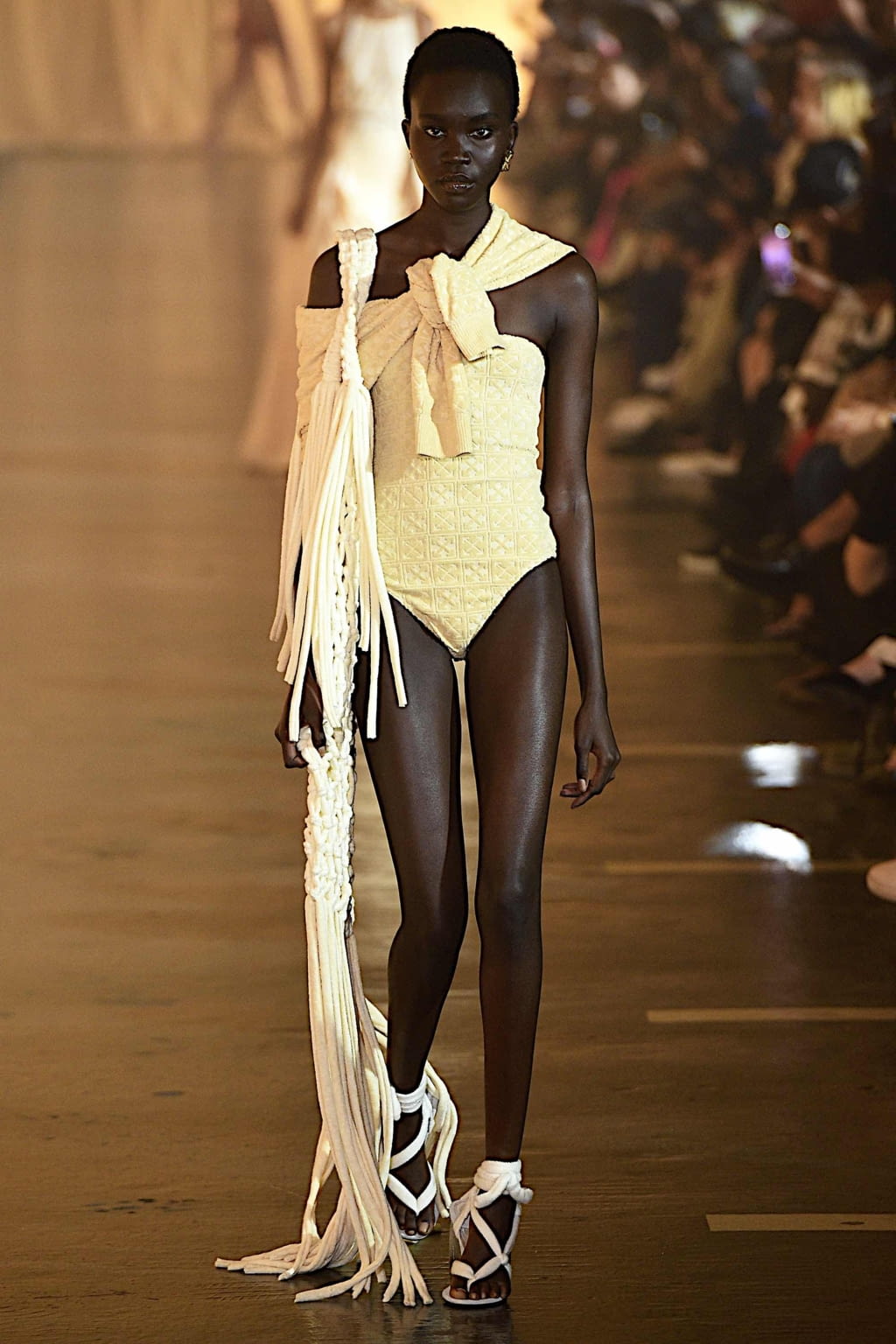 Fashion Week Paris Spring/Summer 2020 look 4 de la collection Off-White womenswear