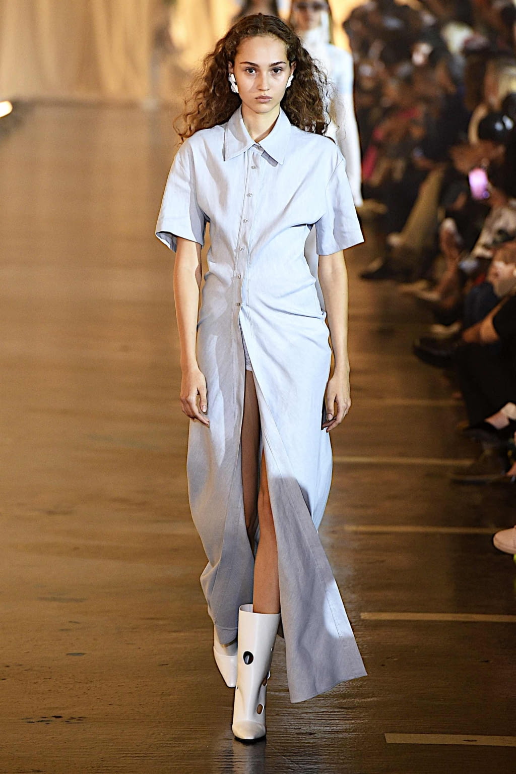 Fashion Week Paris Spring/Summer 2020 look 27 from the Off-White collection womenswear