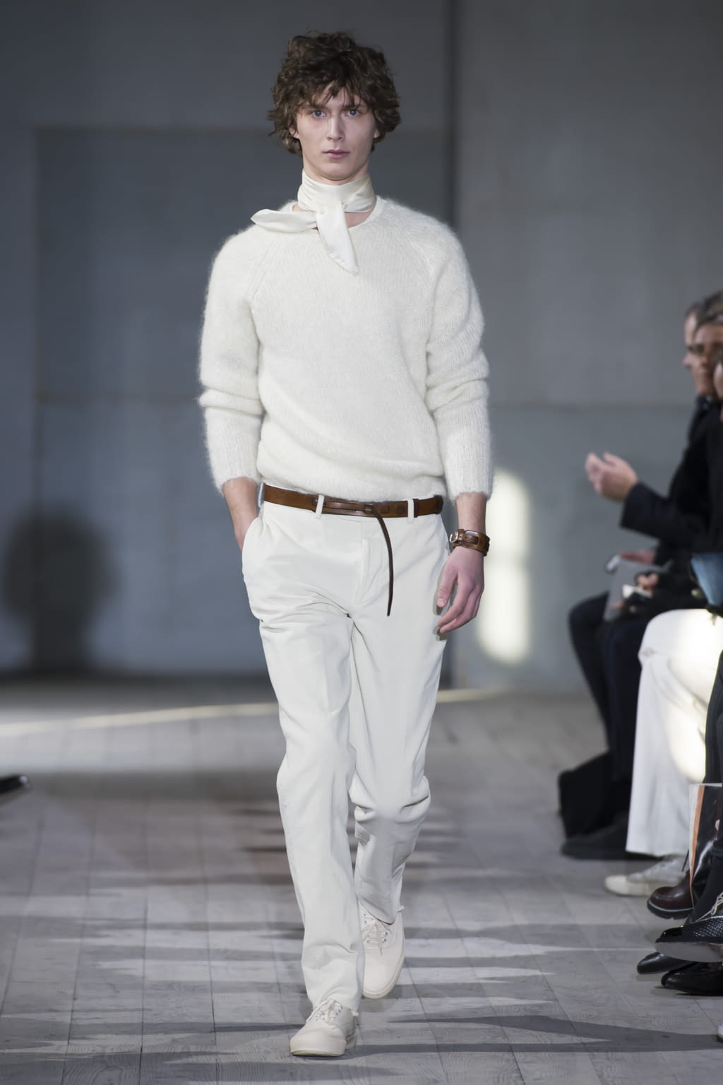 Fashion Week Paris Fall/Winter 2017 look 1 from the Officine Générale collection menswear