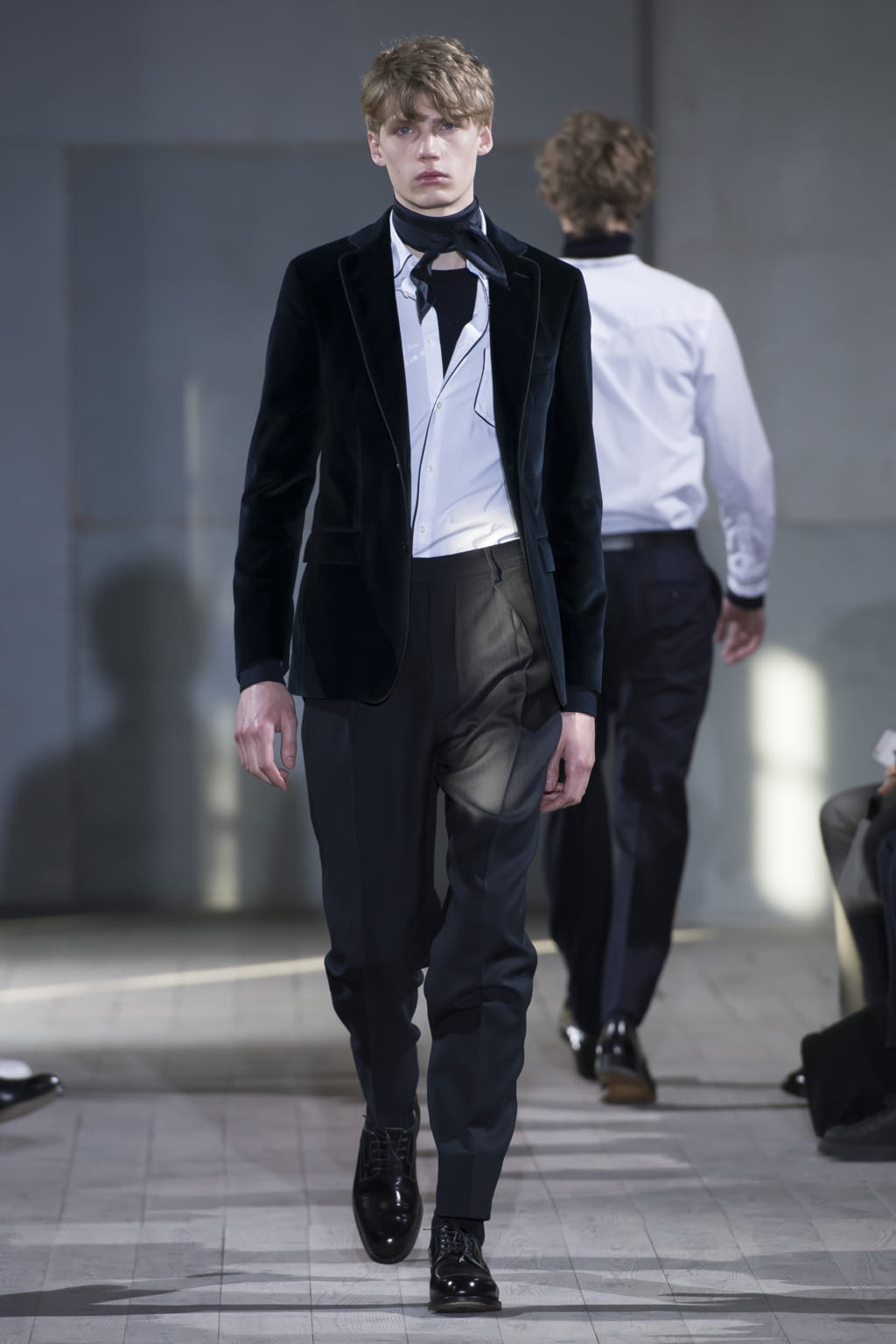 Fashion Week Paris Fall/Winter 2017 look 21 from the Officine Générale collection 男装