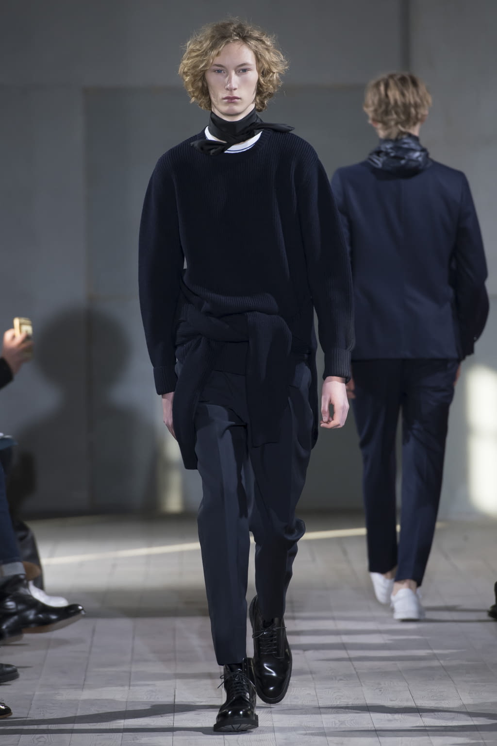 Fashion Week Paris Fall/Winter 2017 look 22 from the Officine Générale collection 男装