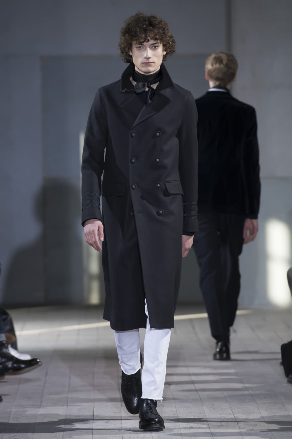 Fashion Week Paris Fall/Winter 2017 look 23 from the Officine Générale collection 男装
